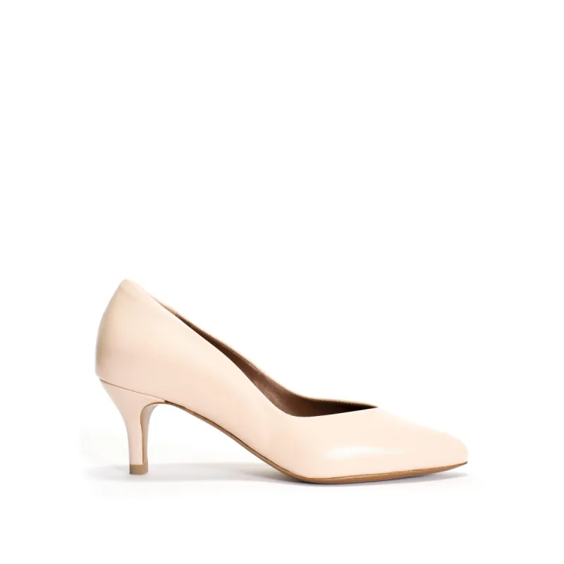 Trini 55 Shiny lamb Vanilla cream sold by Anonymous Copenhagen