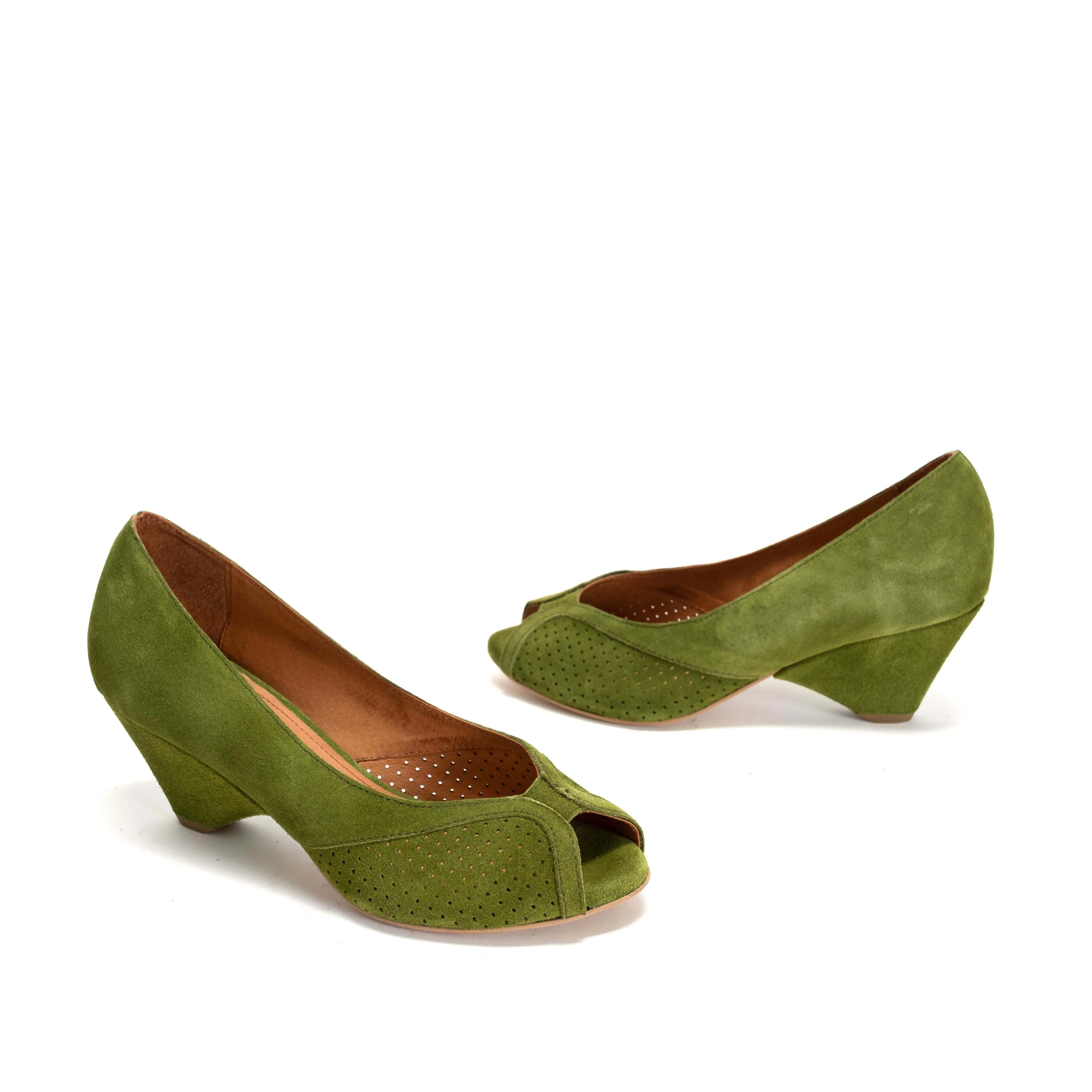 Tiffany triangle Calf suede Grass green sold by Anonymous Copenhagen product image thumbnail 5
