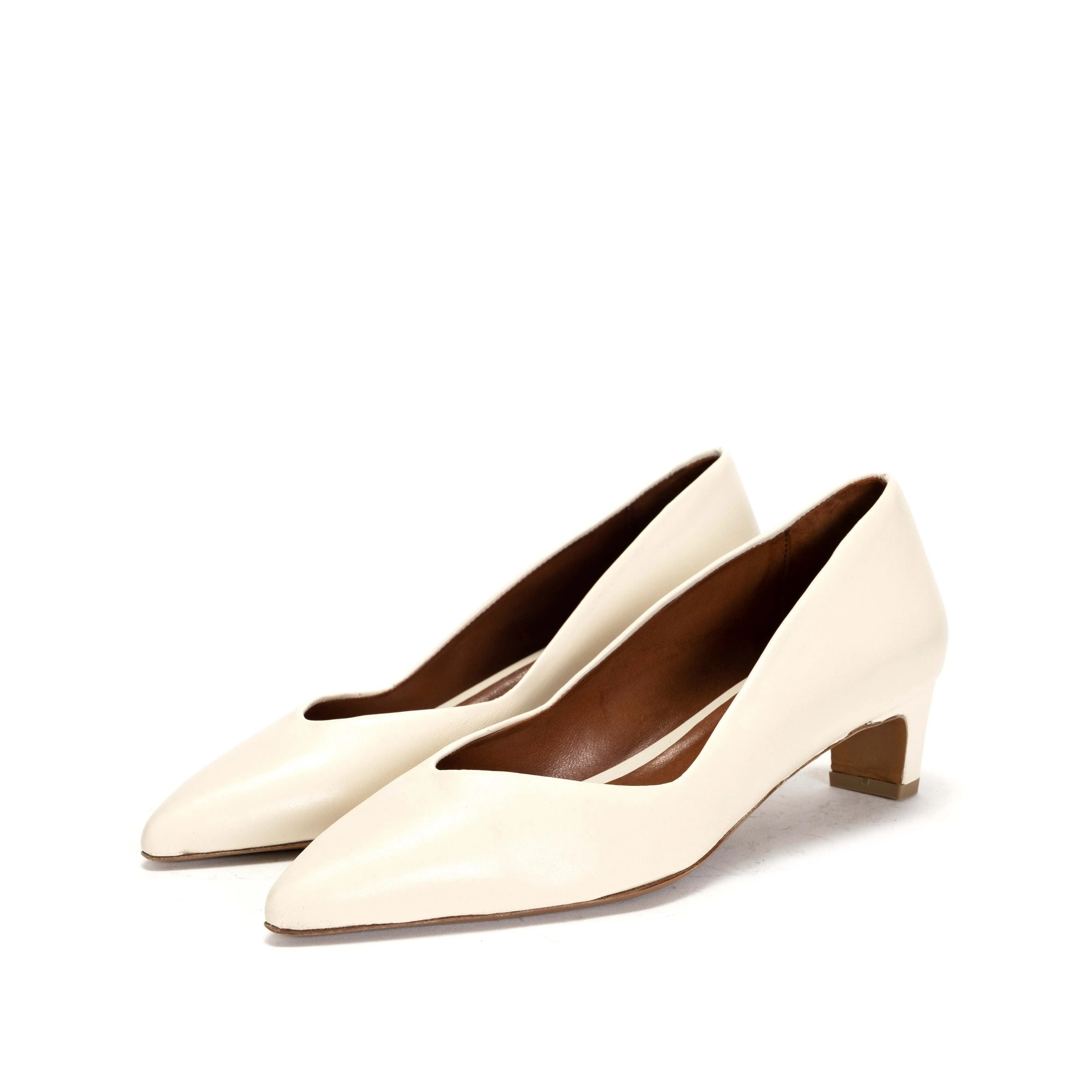 Trini 40 Shiny lamb Milk White sold by Anonymous Copenhagen product image thumbnail 2