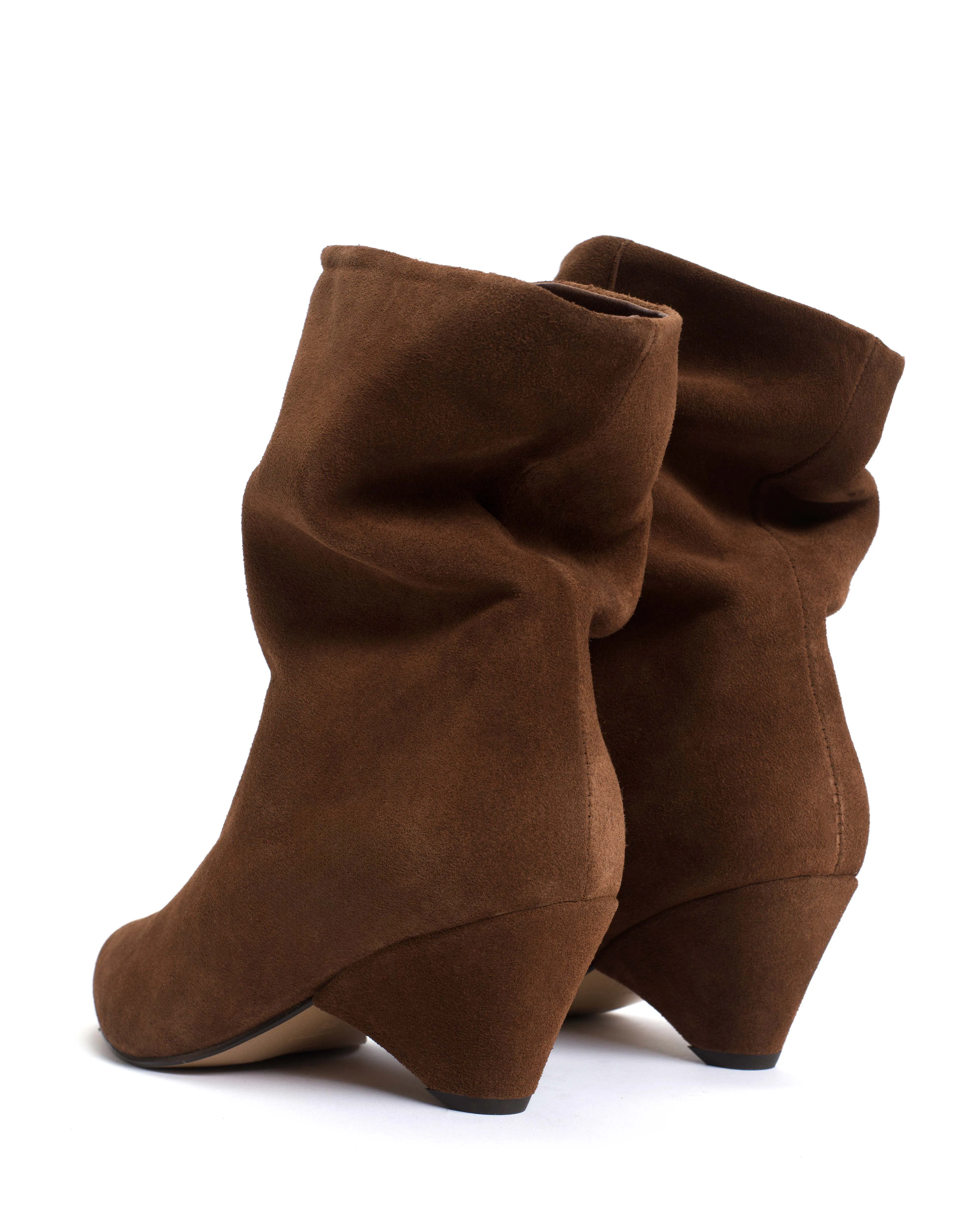 Vully 50 triangle Calf suede Coconut sold by Anonymous Copenhagen product image thumbnail 4