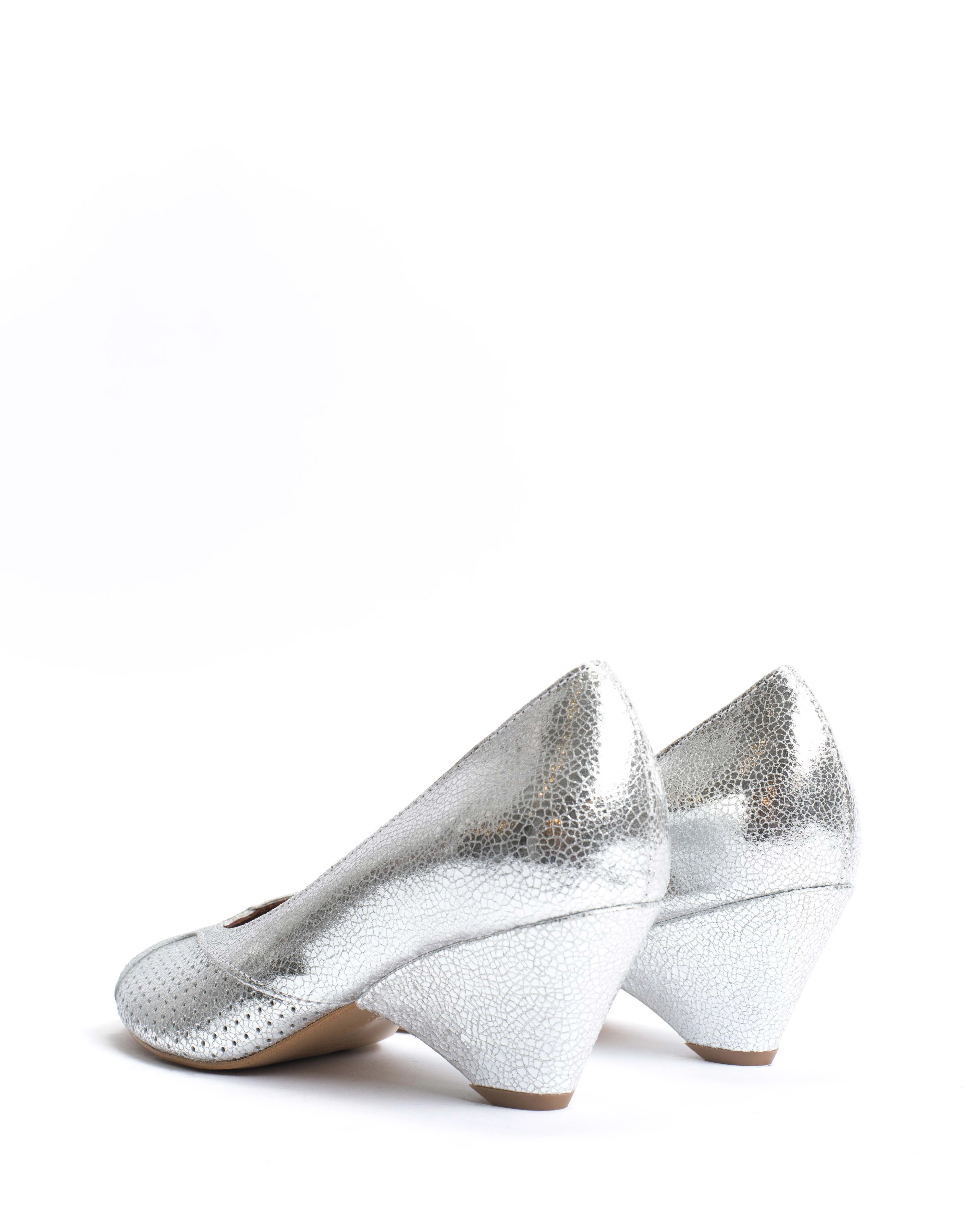 Tiffany triangle Crackled metallic goat Silver sold by Anonymous Copenhagen product image thumbnail 4