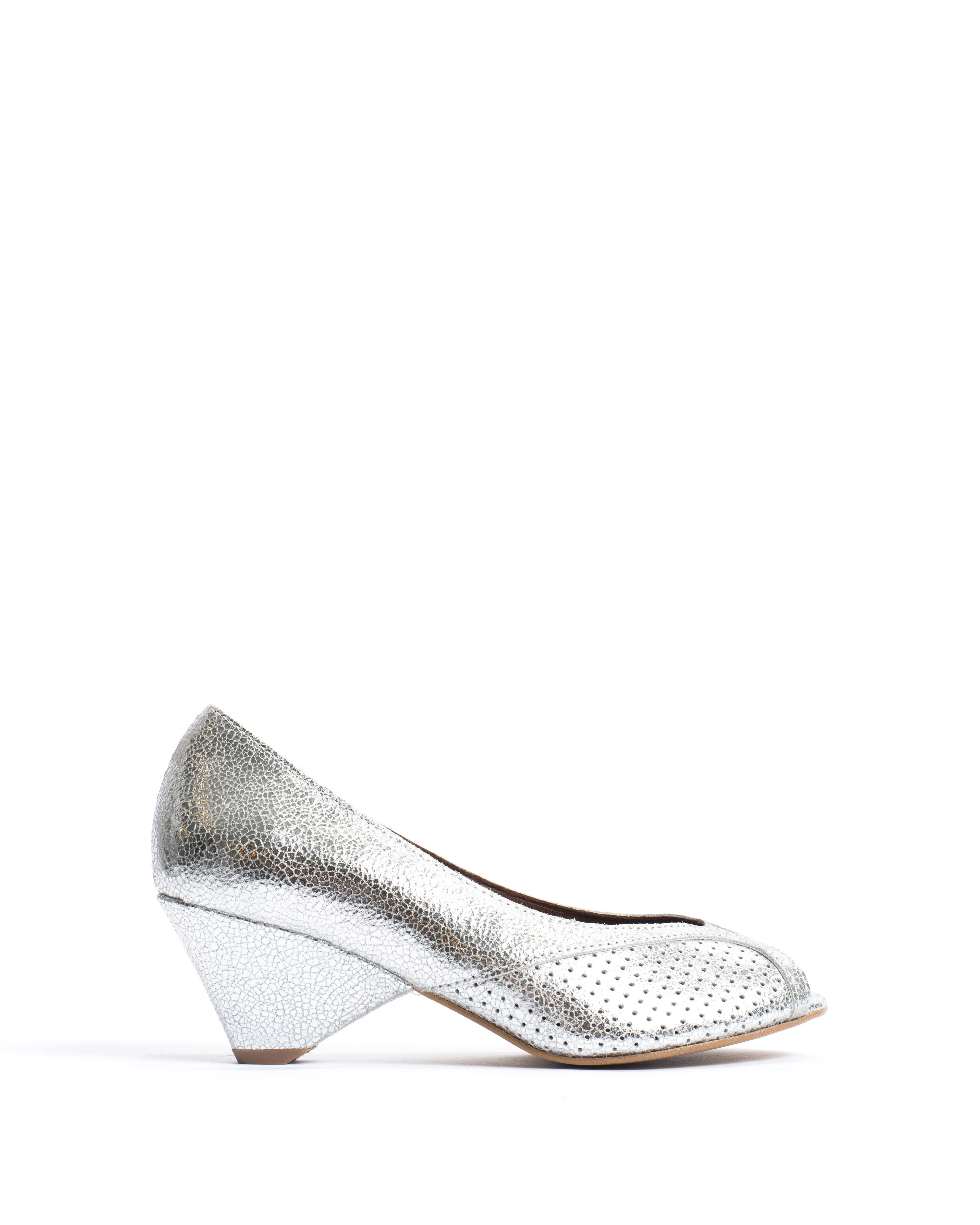 Tiffany triangle Crackled metallic goat Silver sold by Anonymous Copenhagen