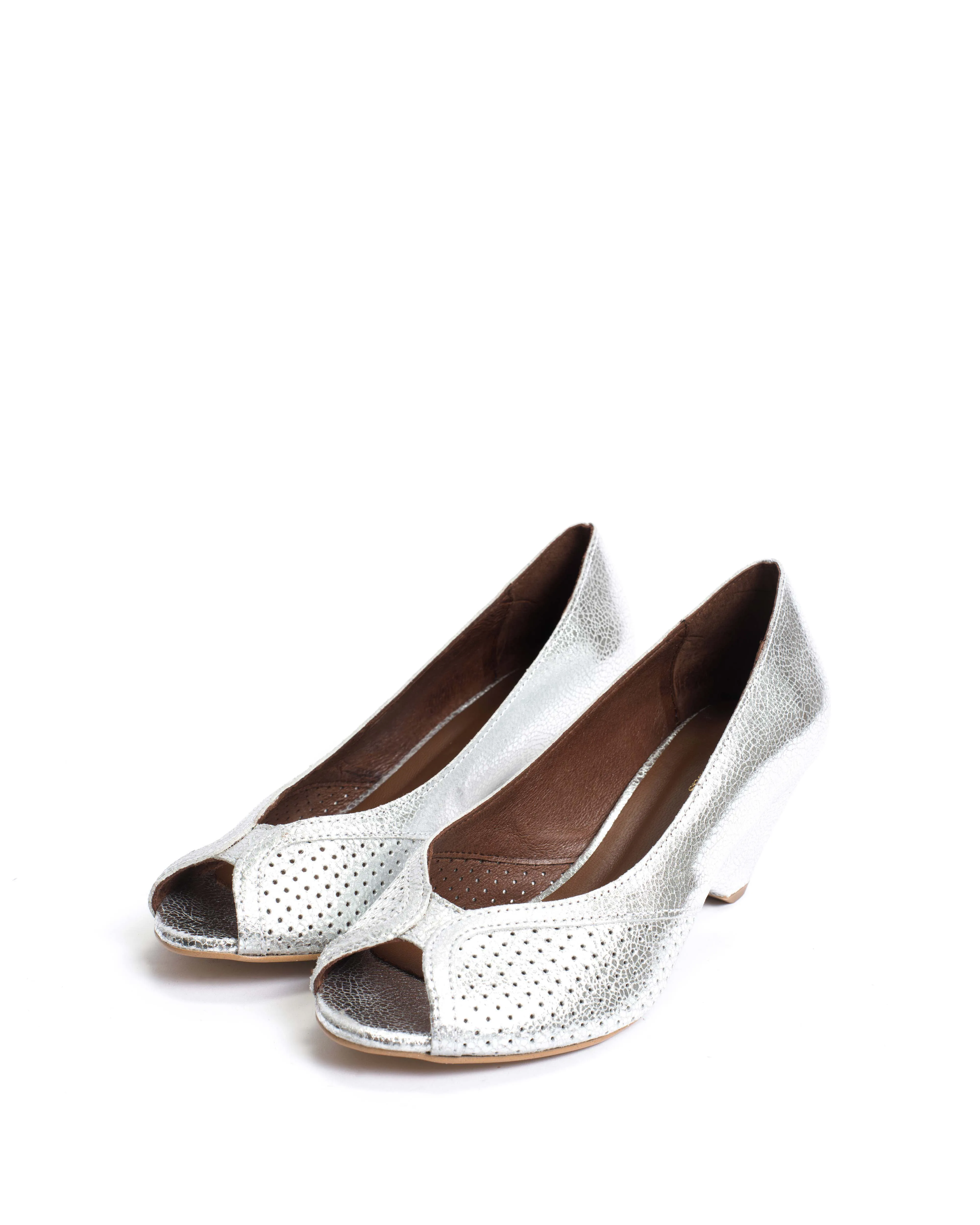 Tiffany triangle Crackled metallic goat Silver sold by Anonymous Copenhagen product image thumbnail 2