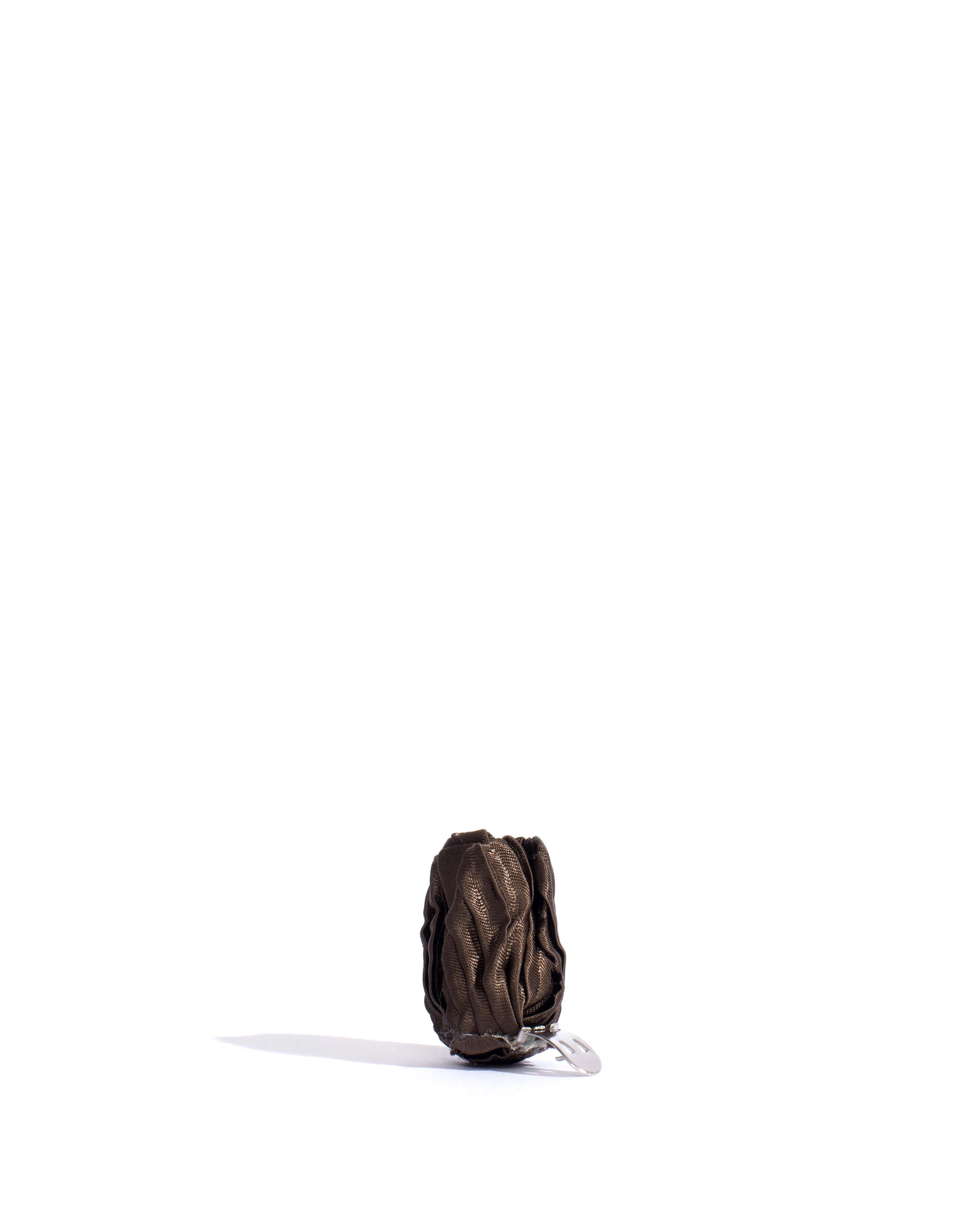 Tulip shoe clip Pleated satin Espresso brown sold by Anonymous Copenhagen product image thumbnail 3