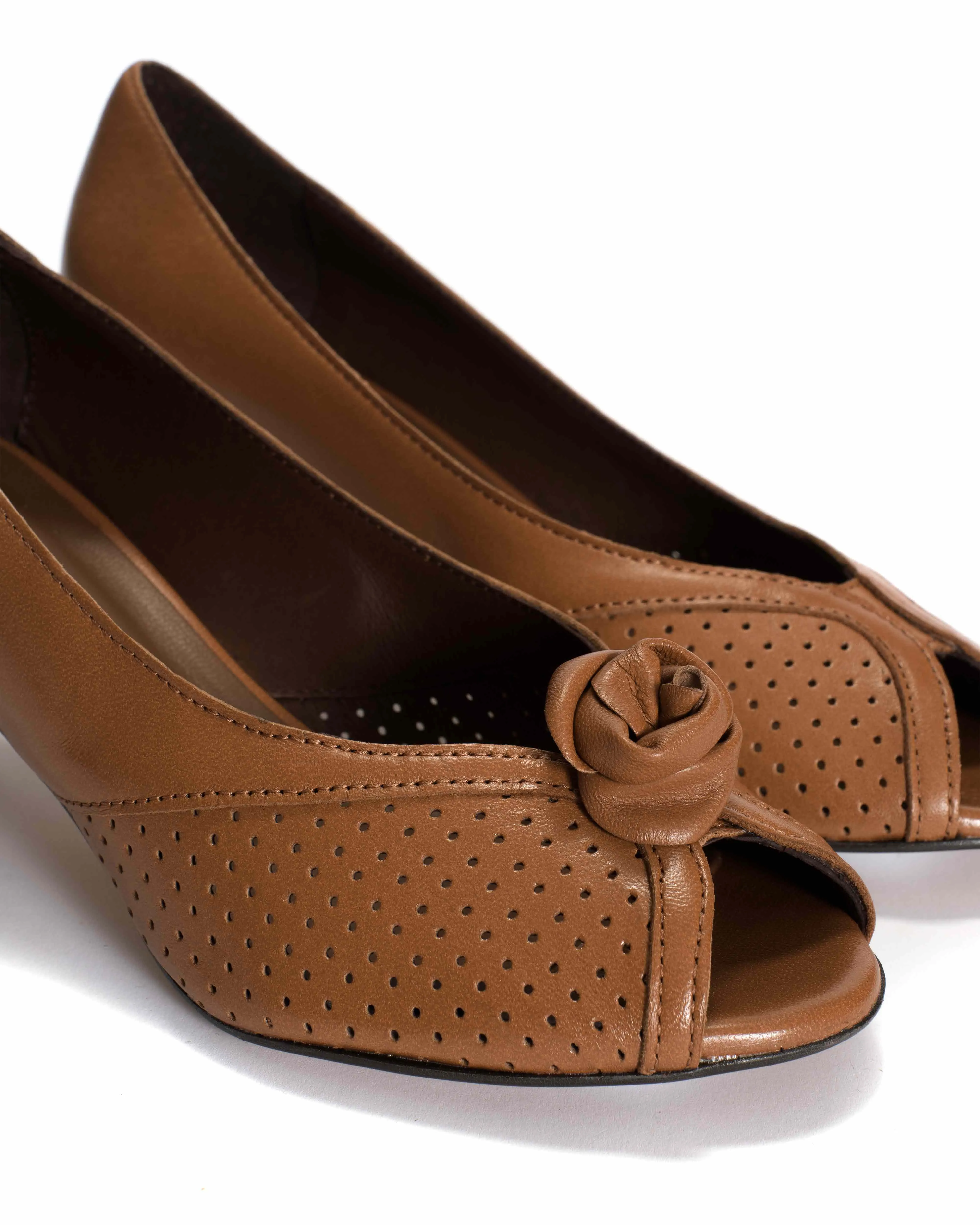 Rose shoe clip Shiny lamb Caramel sold by Anonymous Copenhagen product image thumbnail 3