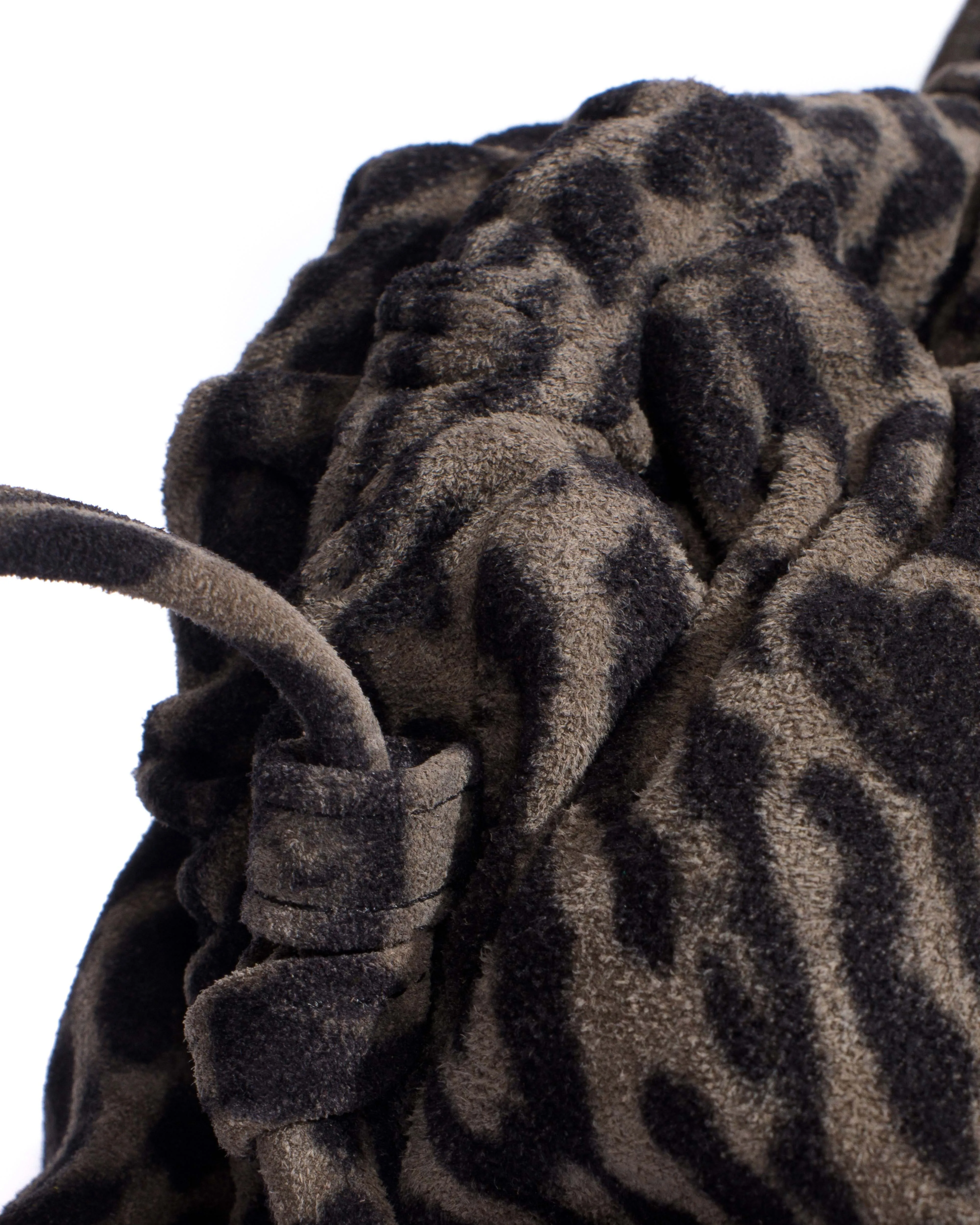 Hally grand cloud bag Calf suede print Snow leopard sold by Anonymous Copenhagen product image thumbnail 4
