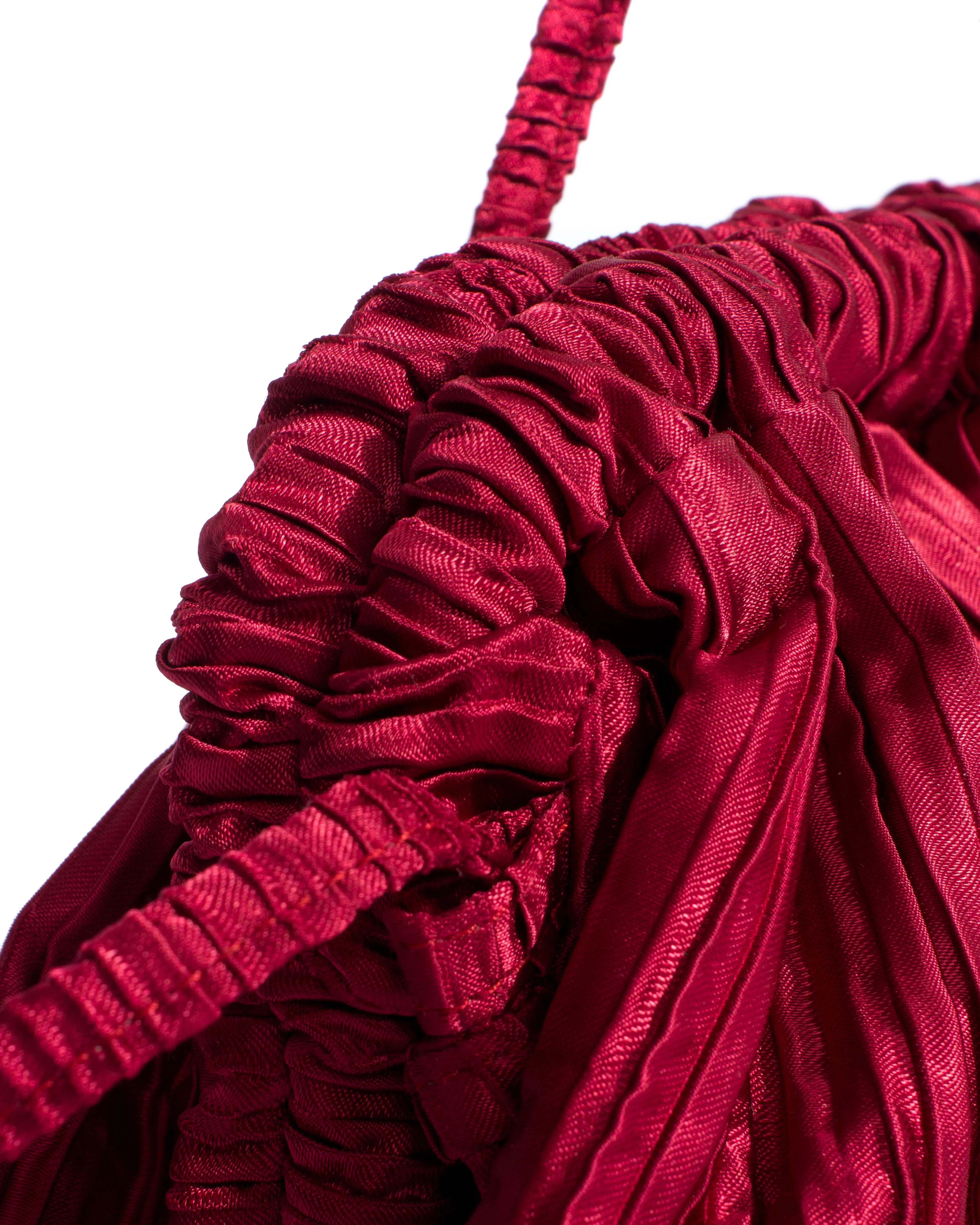 Hally grand cloud bag Pleated satin Pomegranate sold by Anonymous Copenhagen product image thumbnail 4