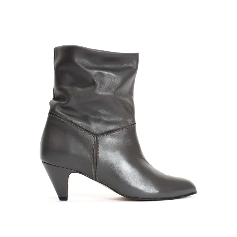 Jassi 50 stiletto Soft calf & suede leather Dusty grey & shark grey sold by Anonymous Copenhagen