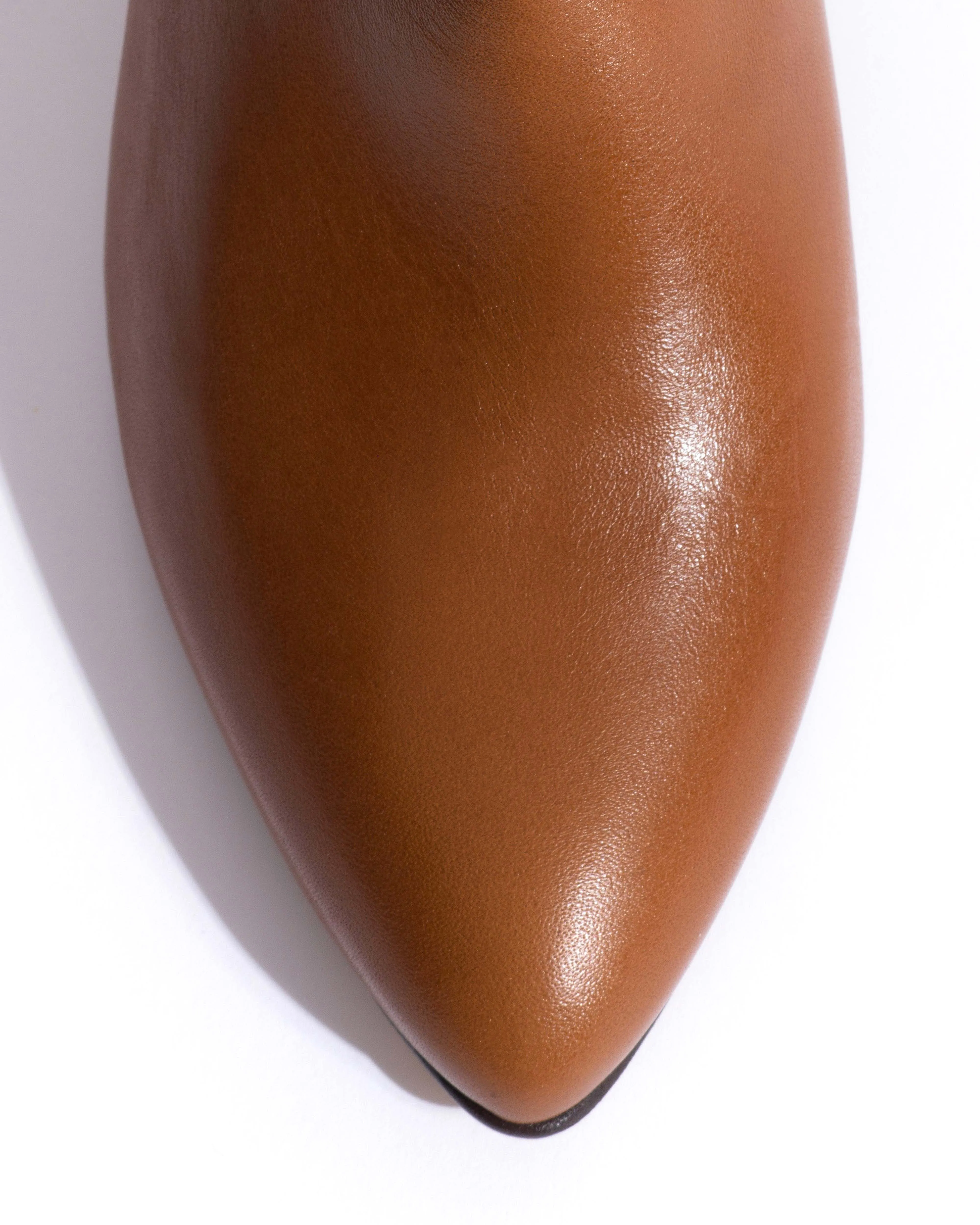 Vully 50 triangle Vegetal soft calf Cinnamon sold by Anonymous Copenhagen product image thumbnail 5