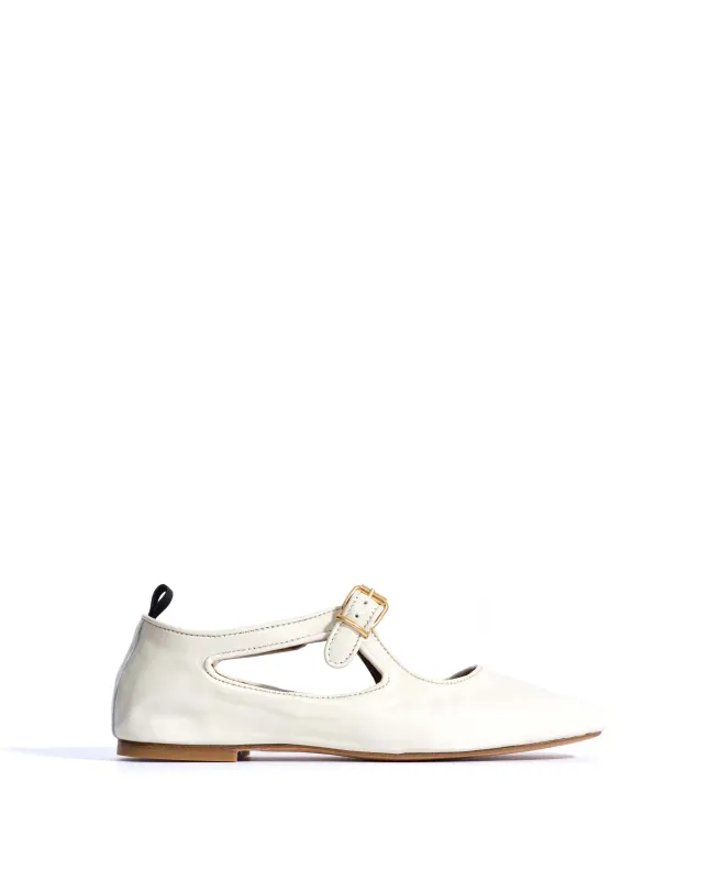 Praise Crinkled polished goat White sand sold by Anonymous Copenhagen