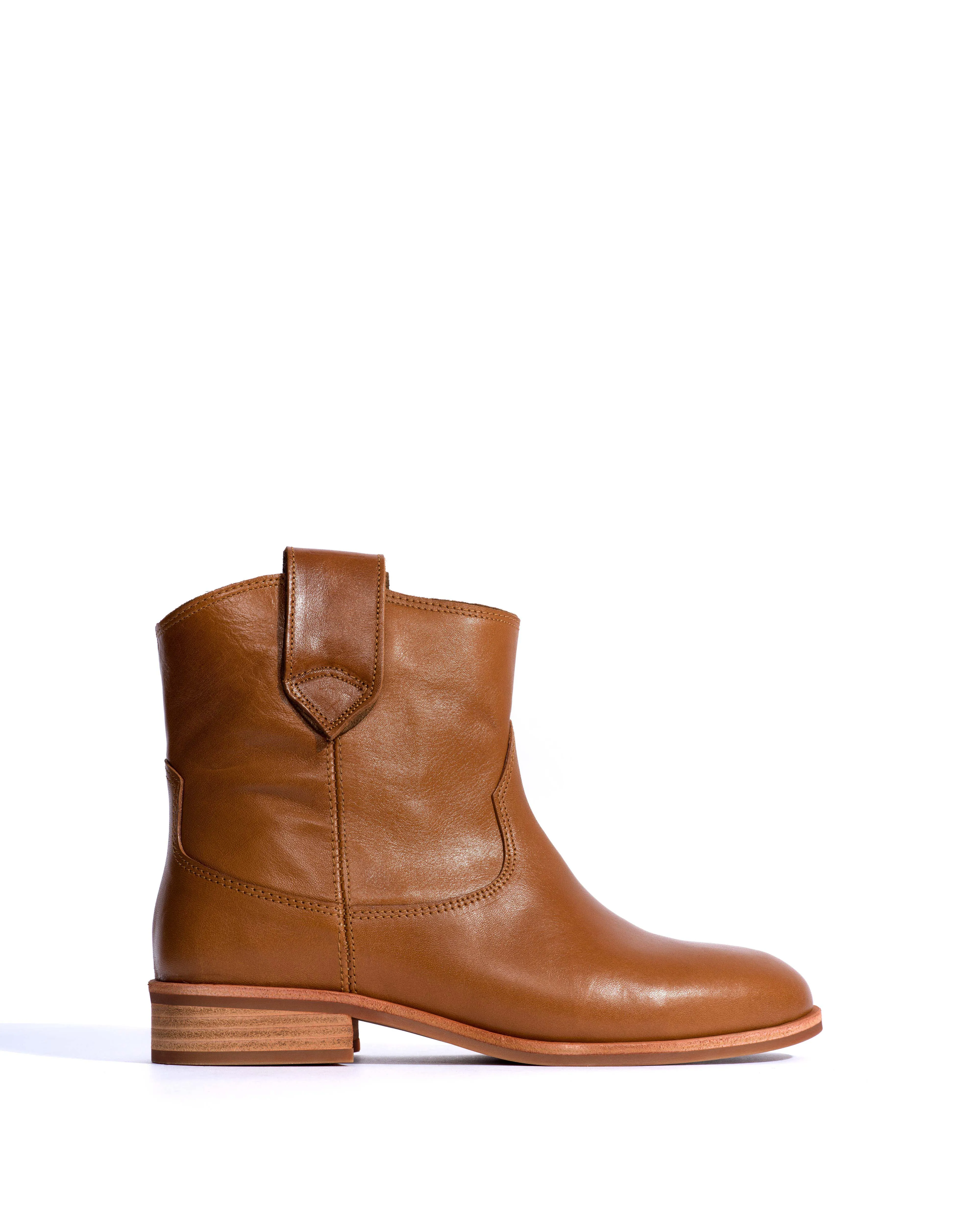 Monja Vegetal soft calf Cinnamon sold by Anonymous Copenhagen
