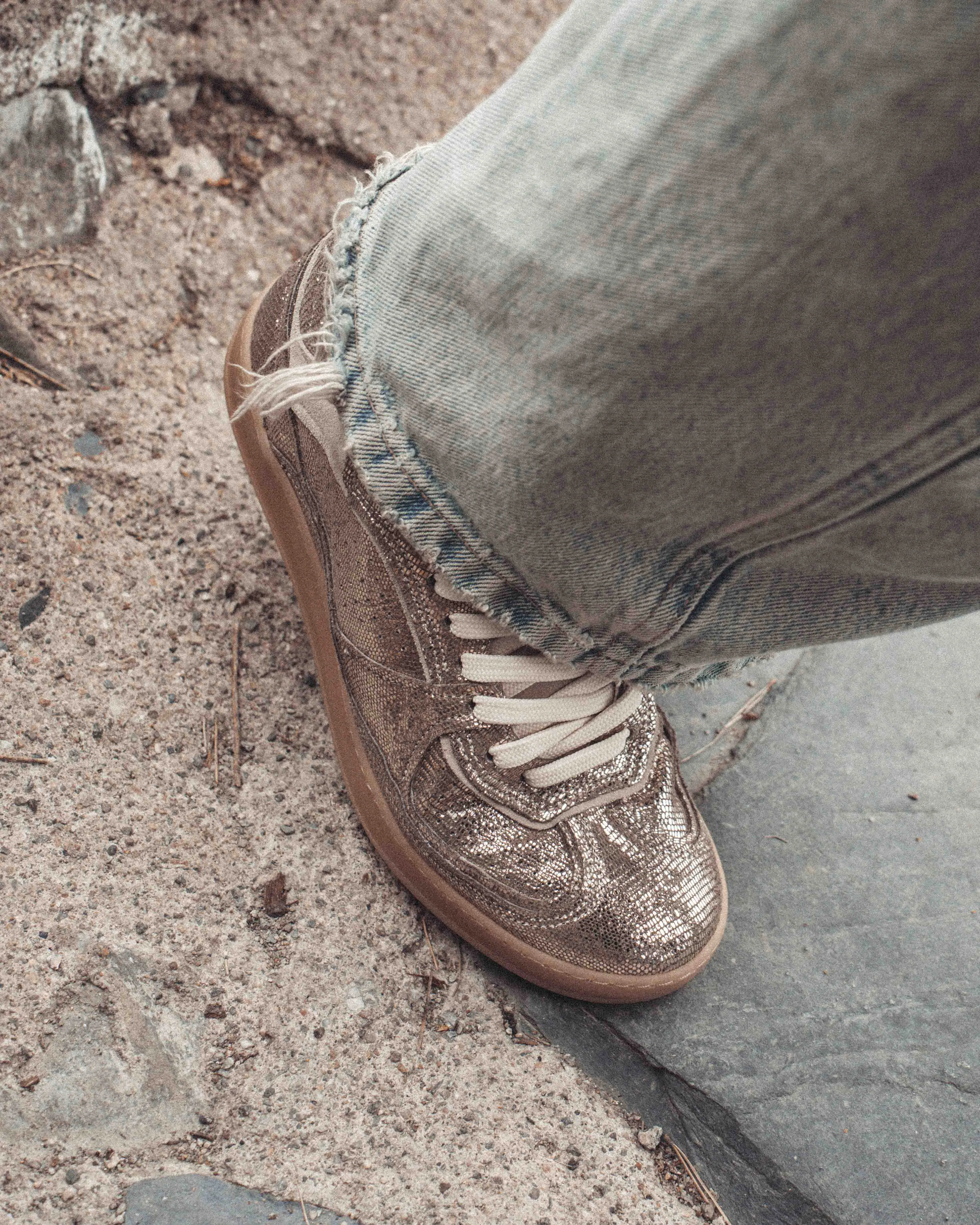 Dabbie Lizard metallic goat & suede leather Vintage champagne & white sand sold by Anonymous Copenhagen product image thumbnail 3