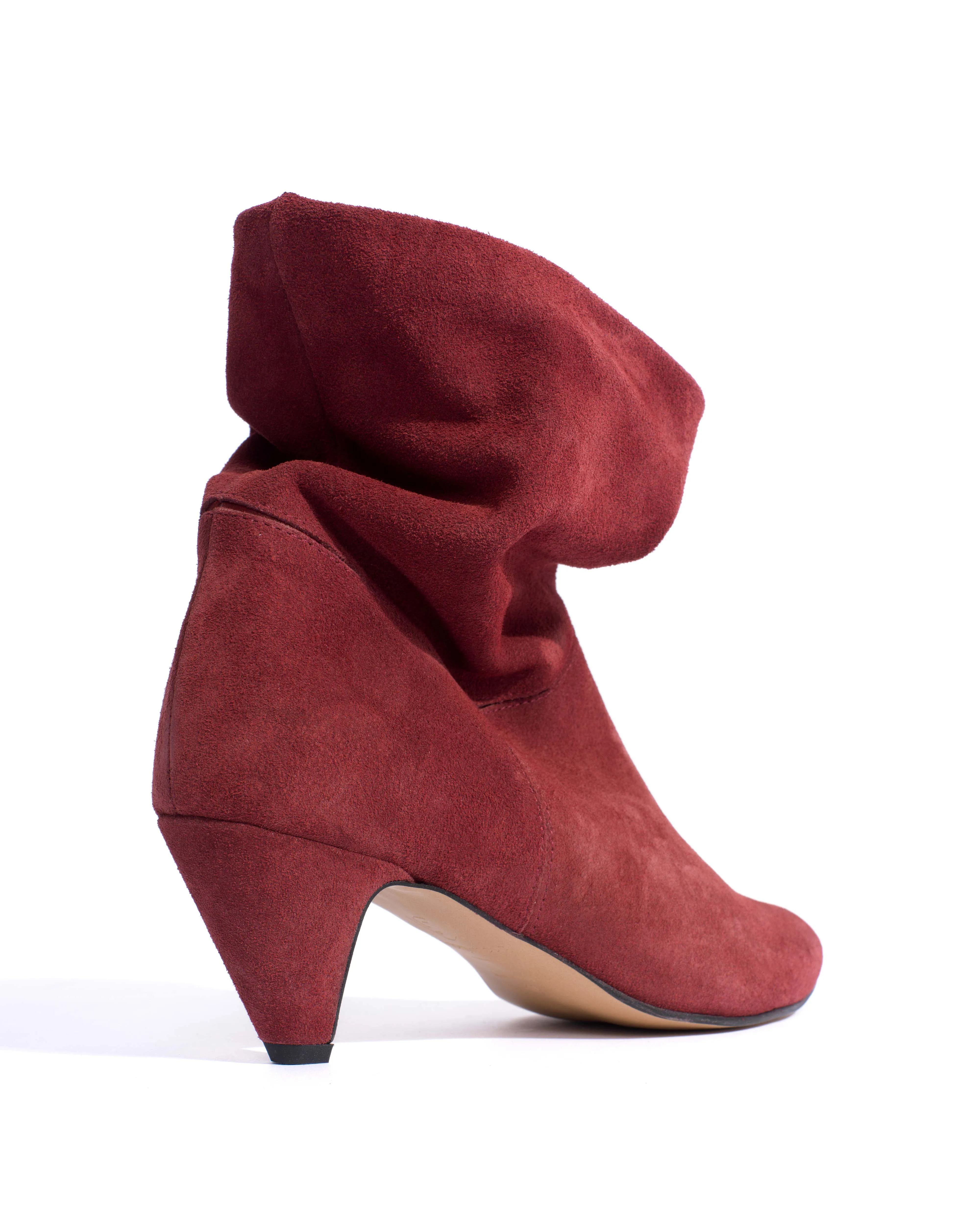 Jassi 50 stiletto Calf suede & sleek leather Pomegranate sold by Anonymous Copenhagen product image thumbnail 3