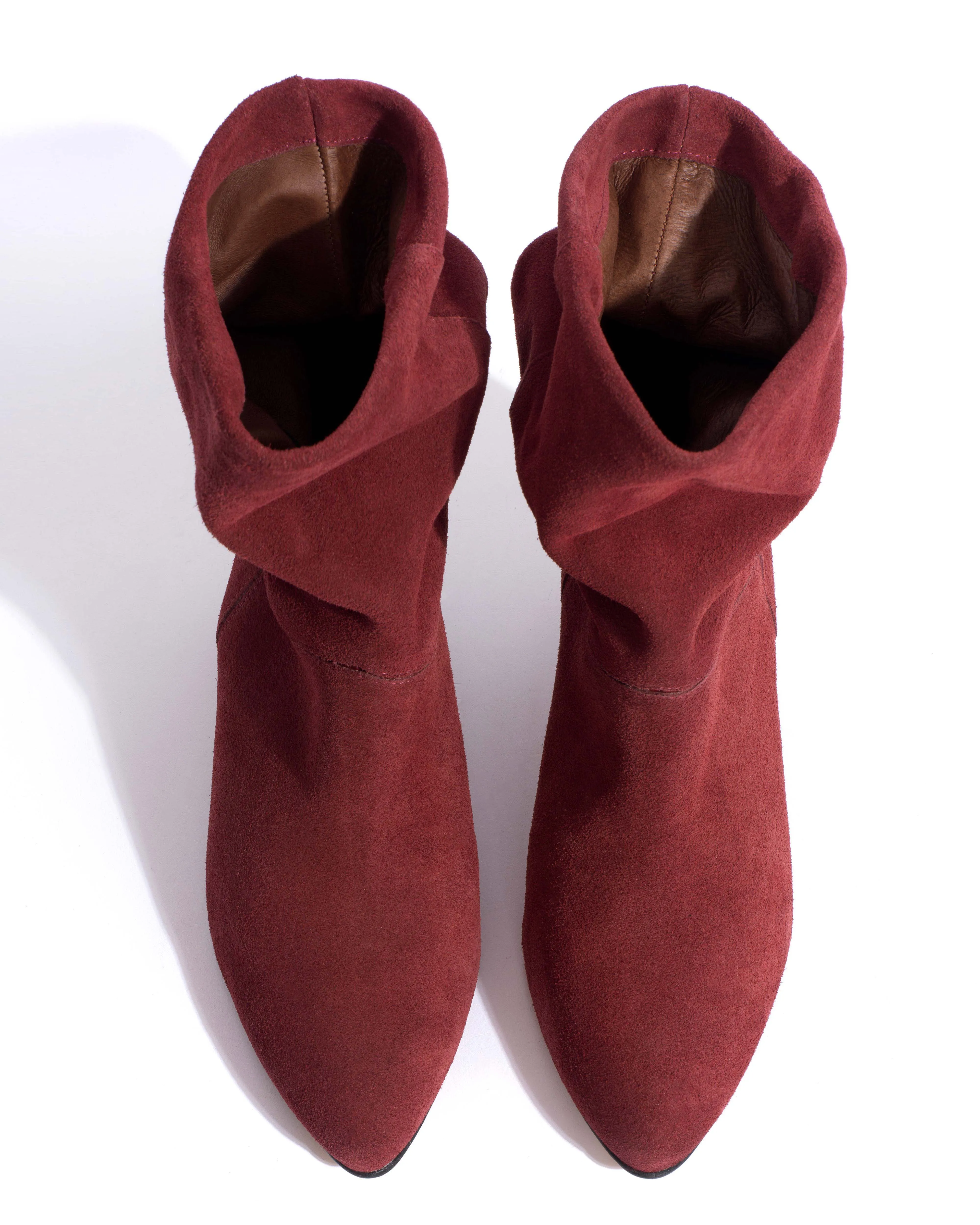 Jassi 50 stiletto Calf suede & sleek leather Pomegranate sold by Anonymous Copenhagen product image thumbnail 4