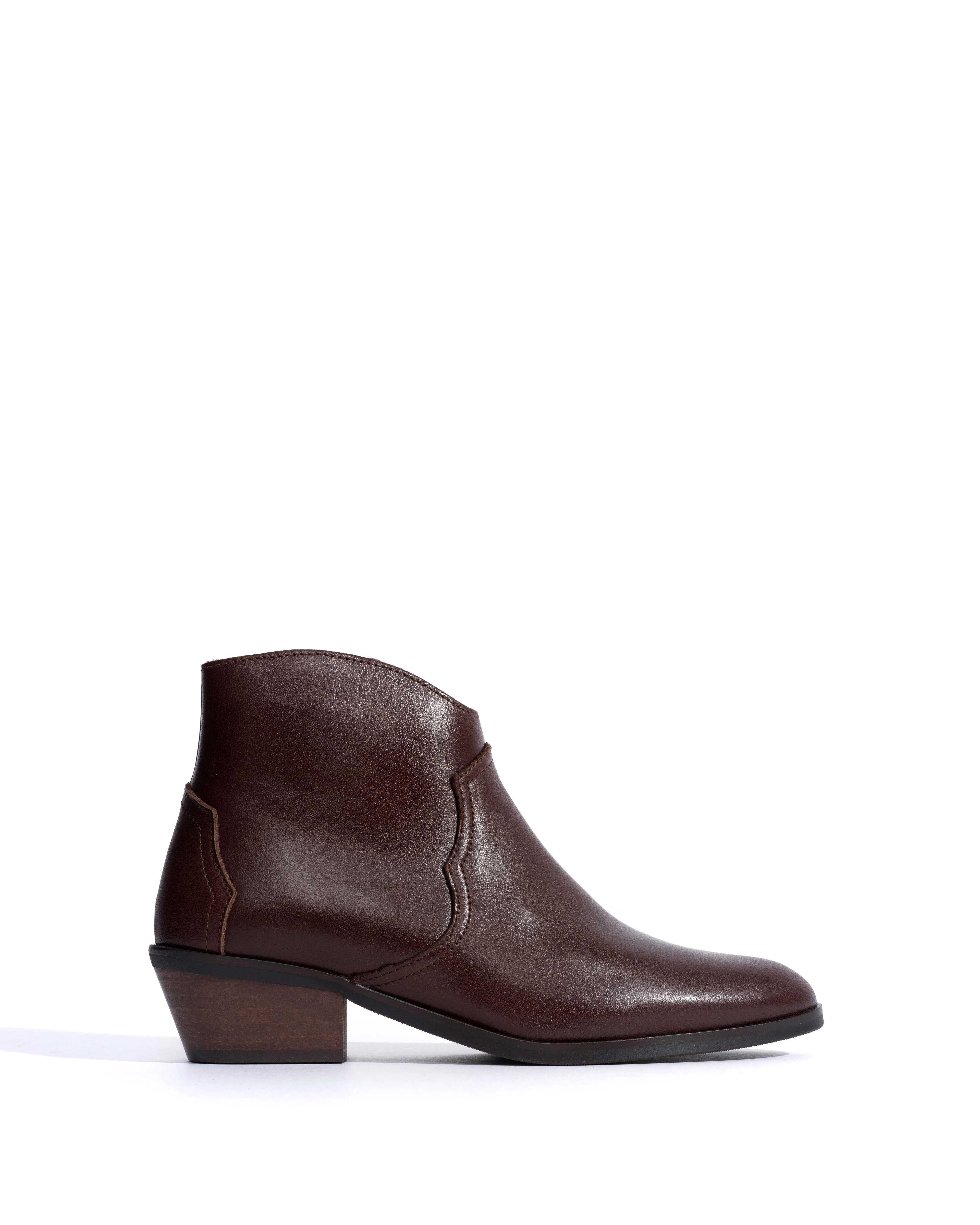Fiona 35 Vegetal soft calf Coffee brown sold by Anonymous Copenhagen