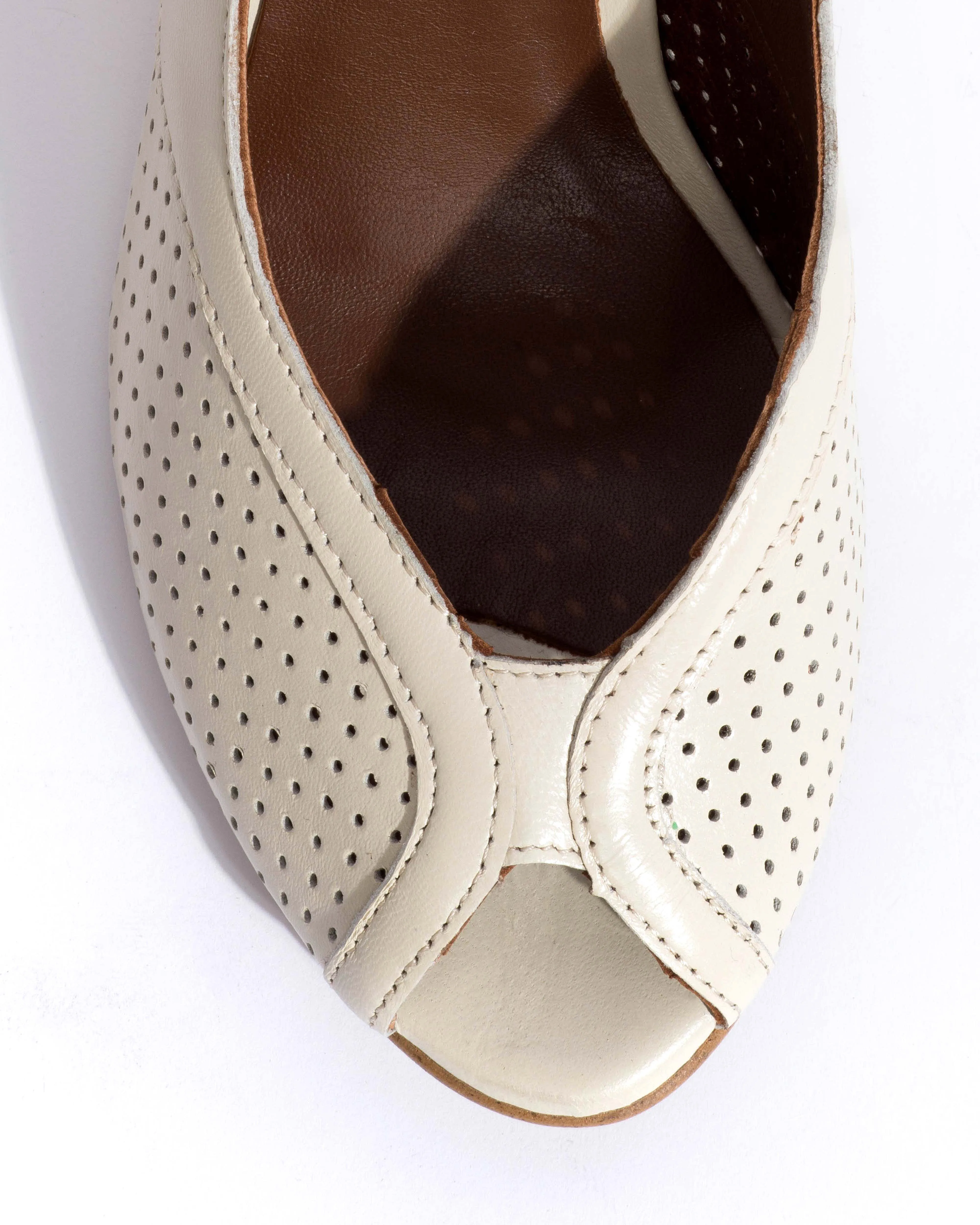 Alania Shiny lamb White sand sold by Anonymous Copenhagen product image thumbnail 5