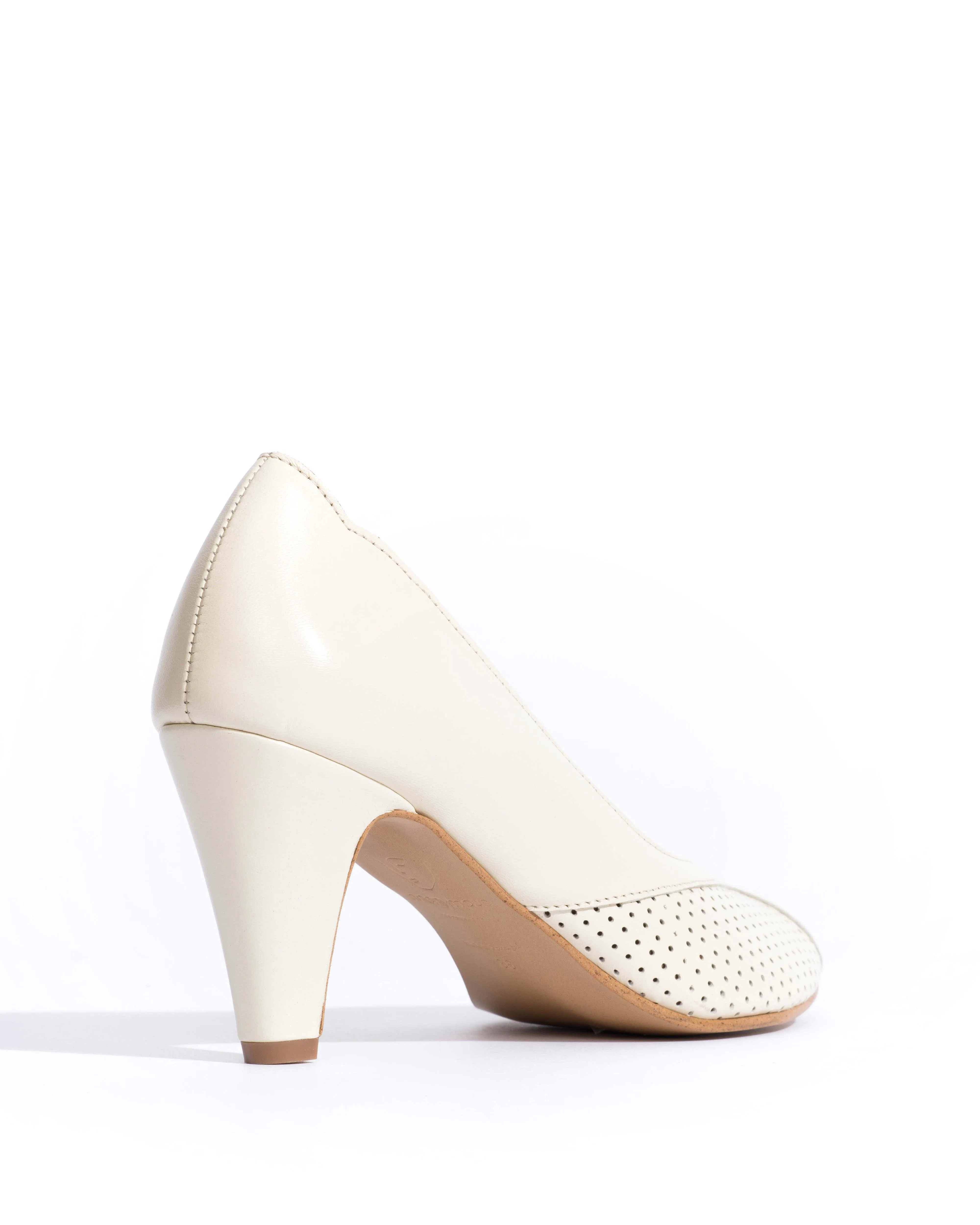 Alania Shiny lamb White sand sold by Anonymous Copenhagen product image thumbnail 3