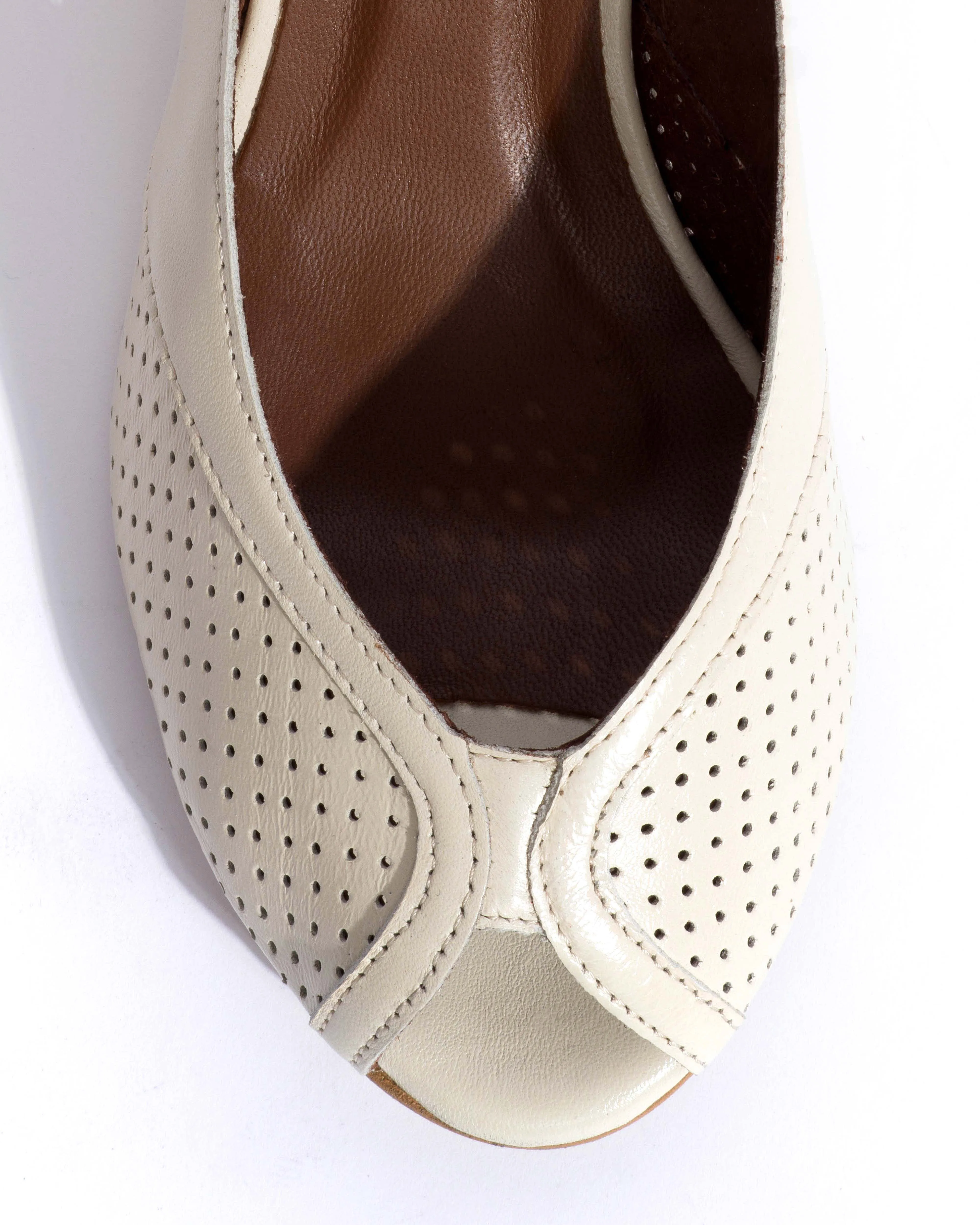 Tiffany stiletto Shiny lamb White sand sold by Anonymous Copenhagen product image thumbnail 5