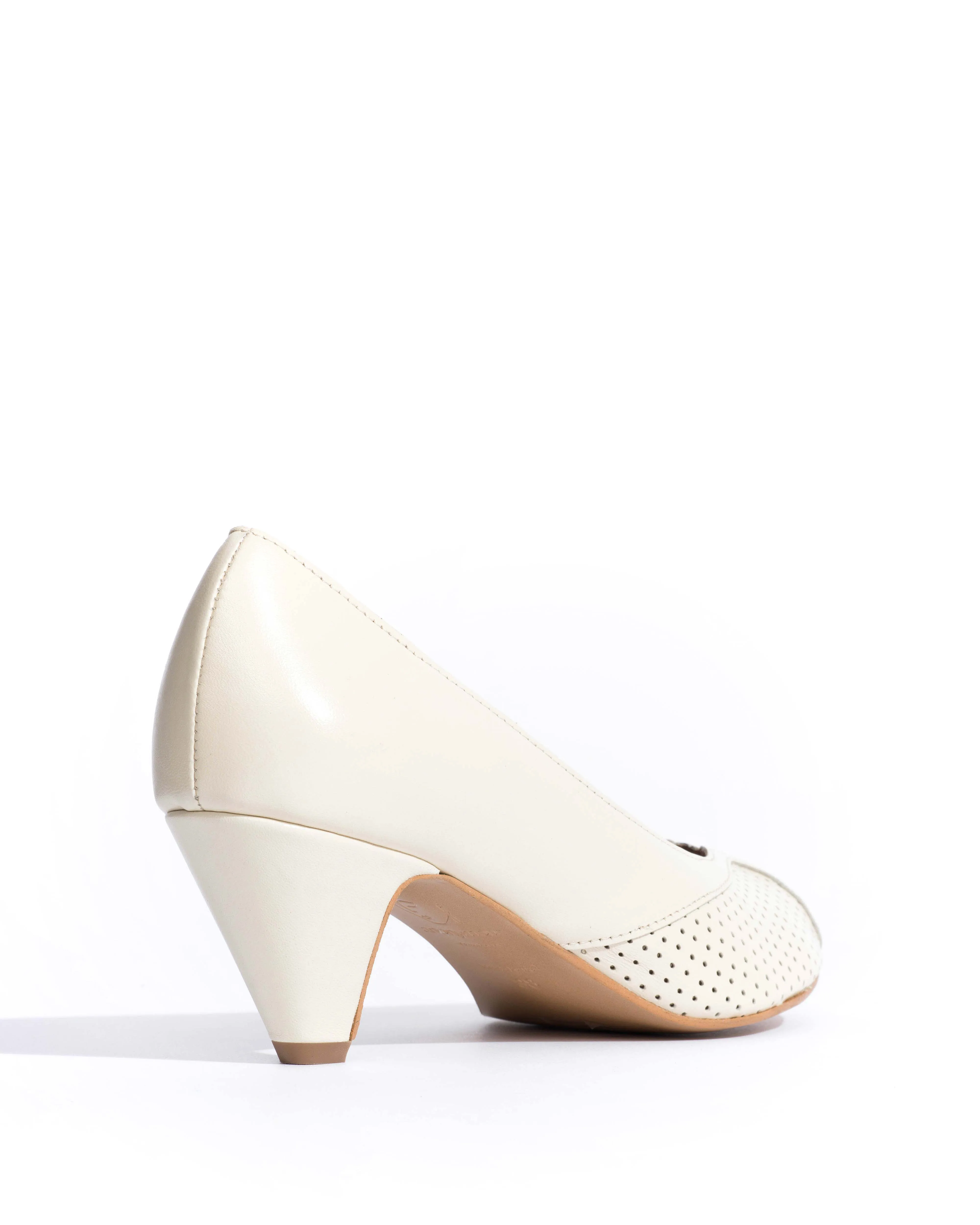 Tiffany stiletto Shiny lamb White sand sold by Anonymous Copenhagen product image thumbnail 3