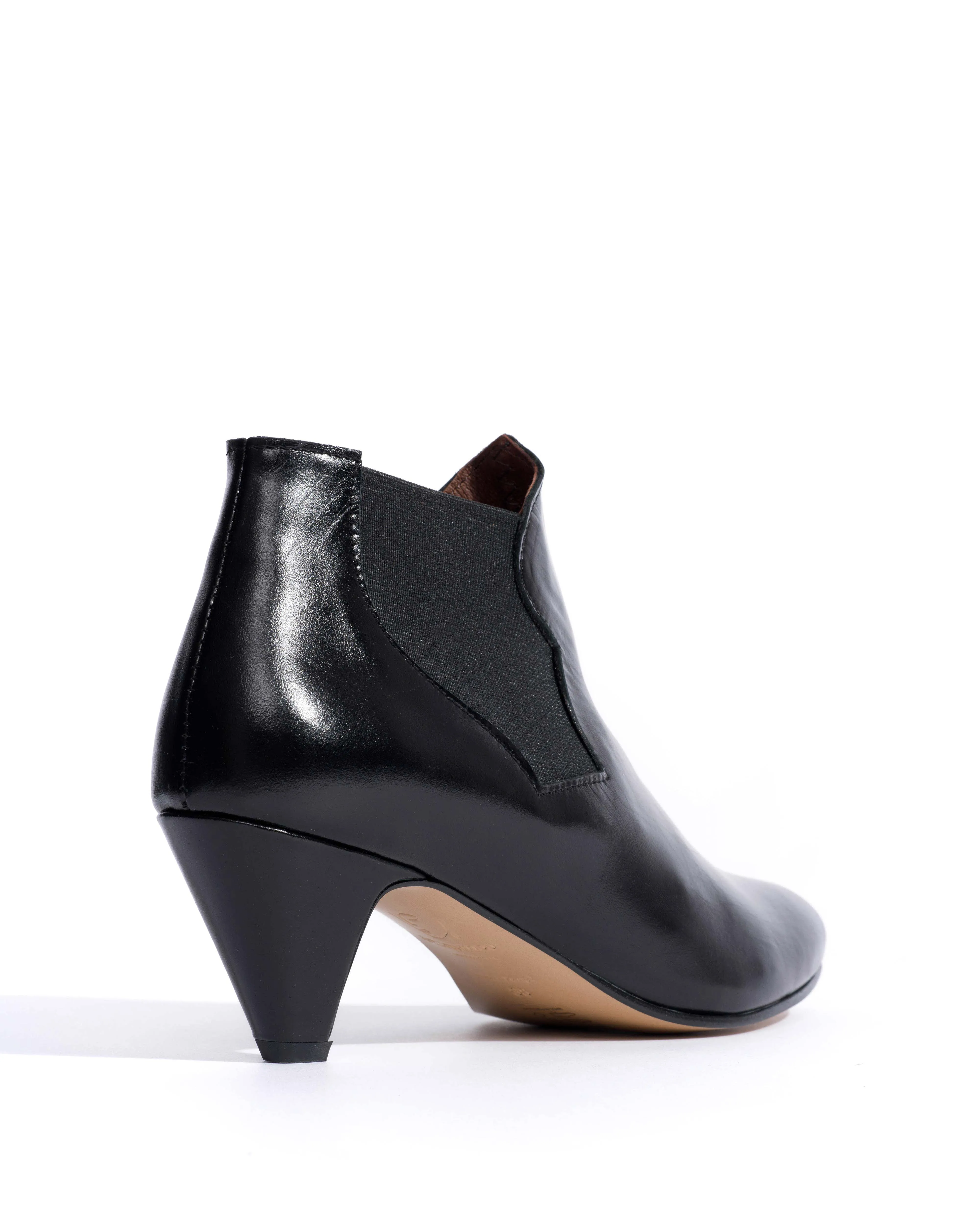 Shalli 50 stiletto Crinkled polished goat Black sold by Anonymous Copenhagen product image thumbnail 3