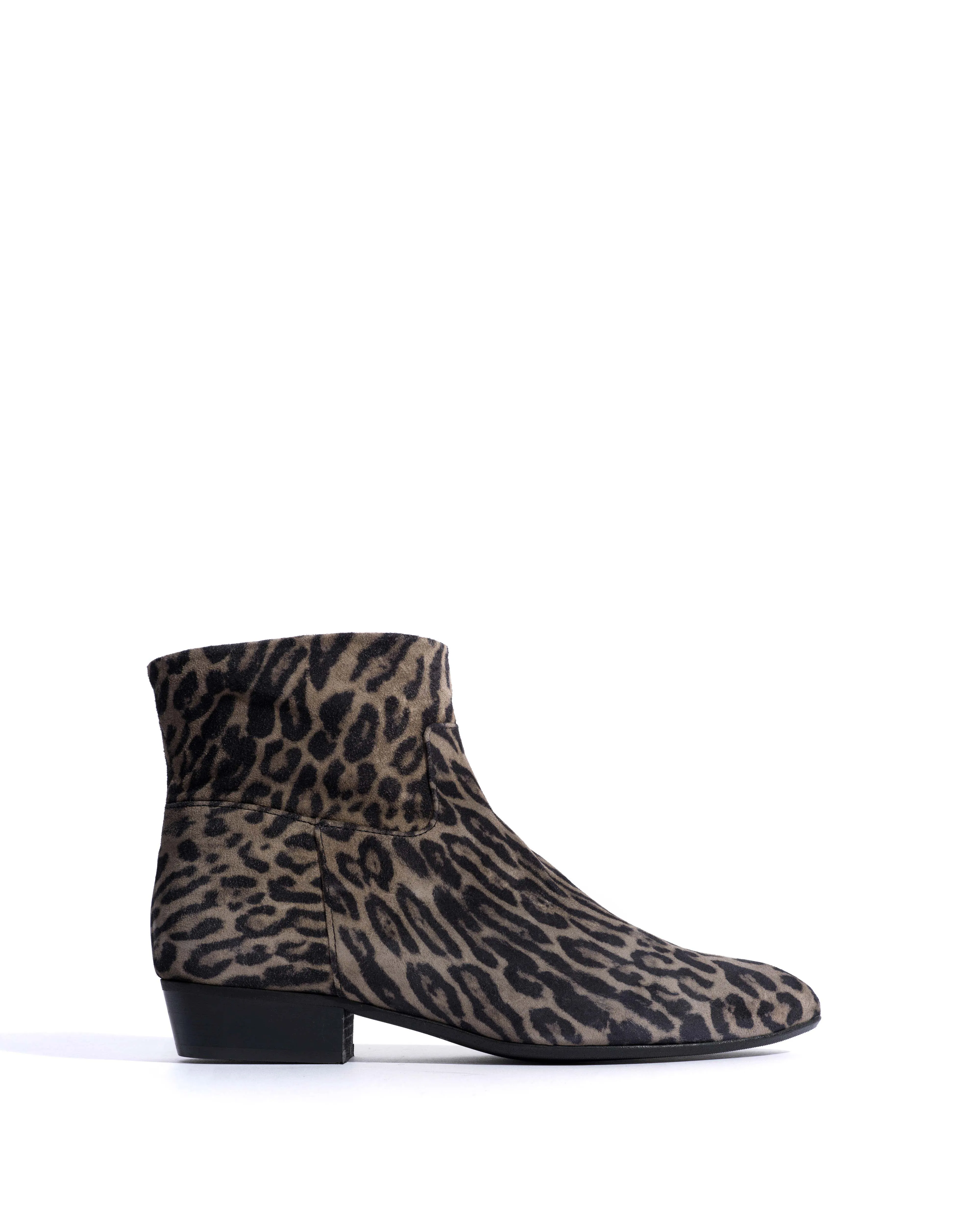 Morie 20 Calf suede print Snow leopard sold by Anonymous Copenhagen