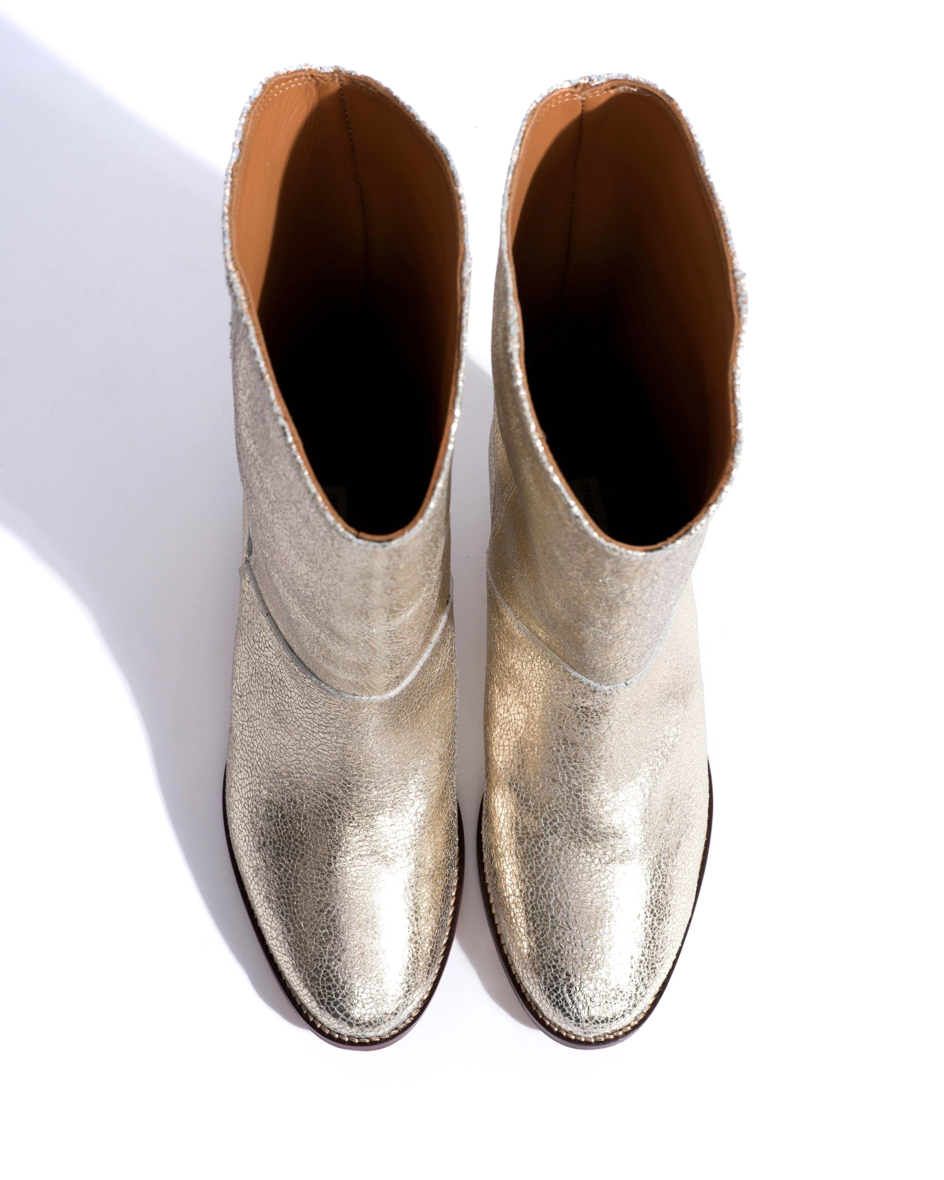 Hirah 55 Crackled metallic goat Champagne sold by Anonymous Copenhagen product image thumbnail 4