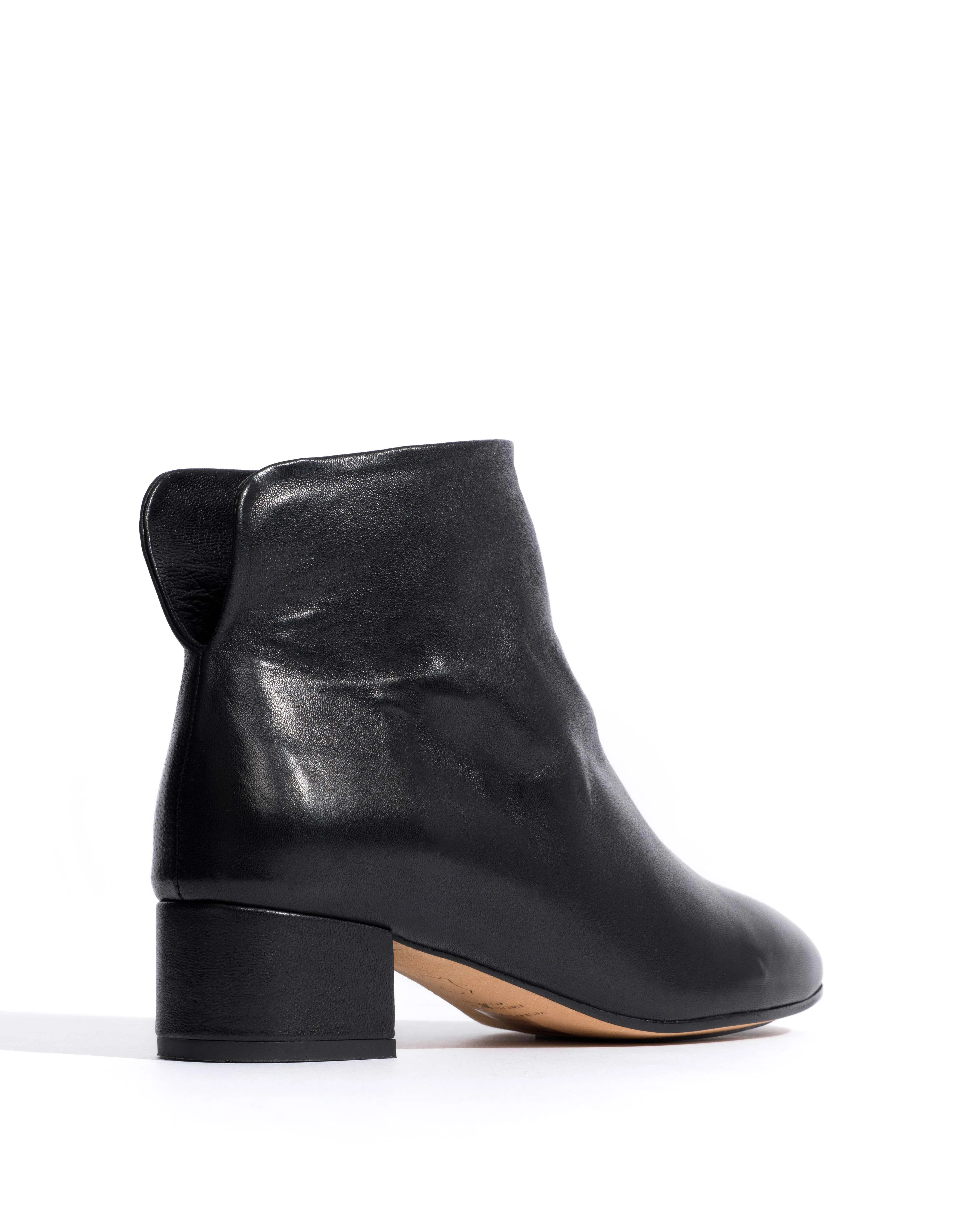 Racy 40 Silky lamb Black sold by Anonymous Copenhagen product image thumbnail 3