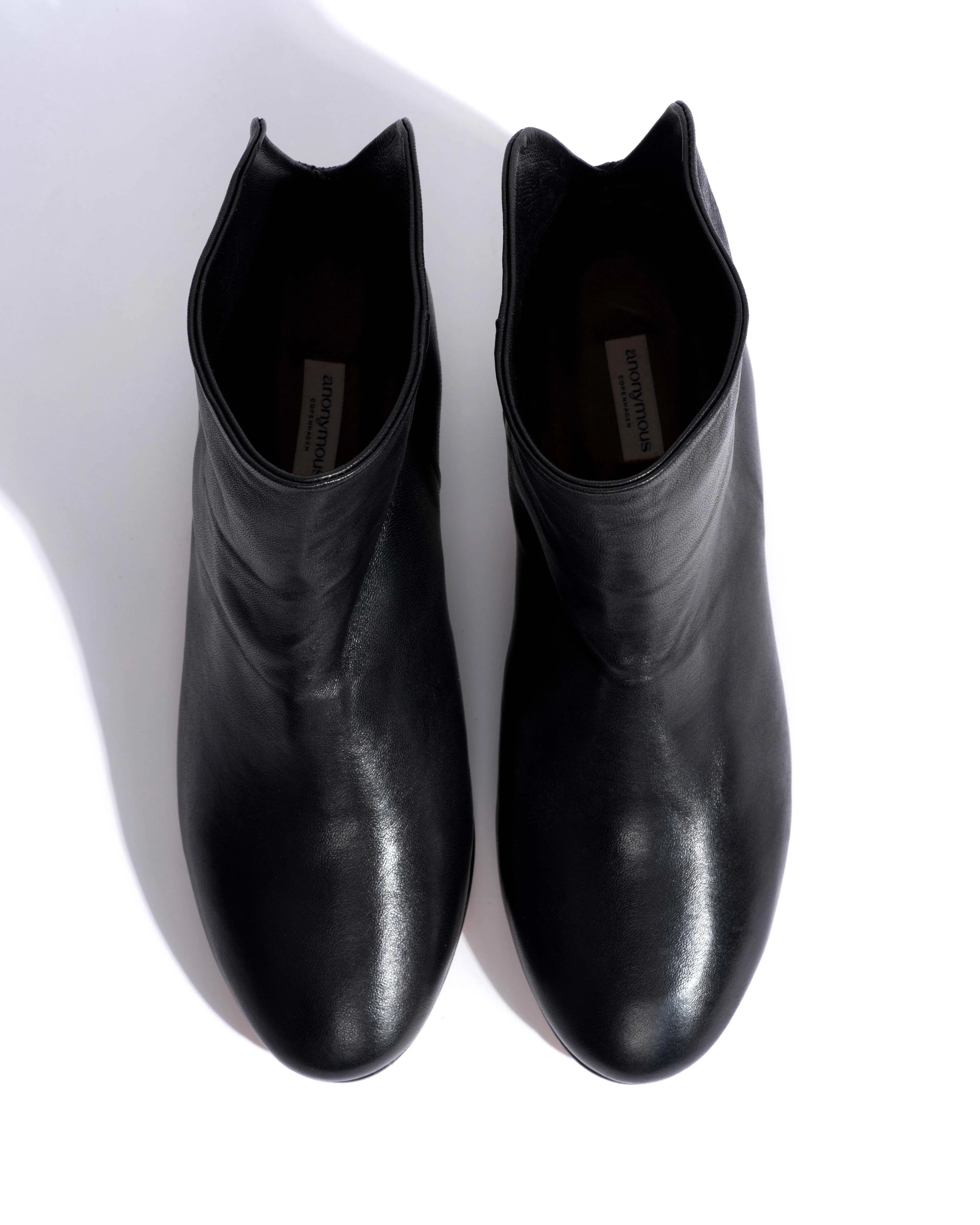 Racy 40 Silky lamb Black sold by Anonymous Copenhagen product image thumbnail 4