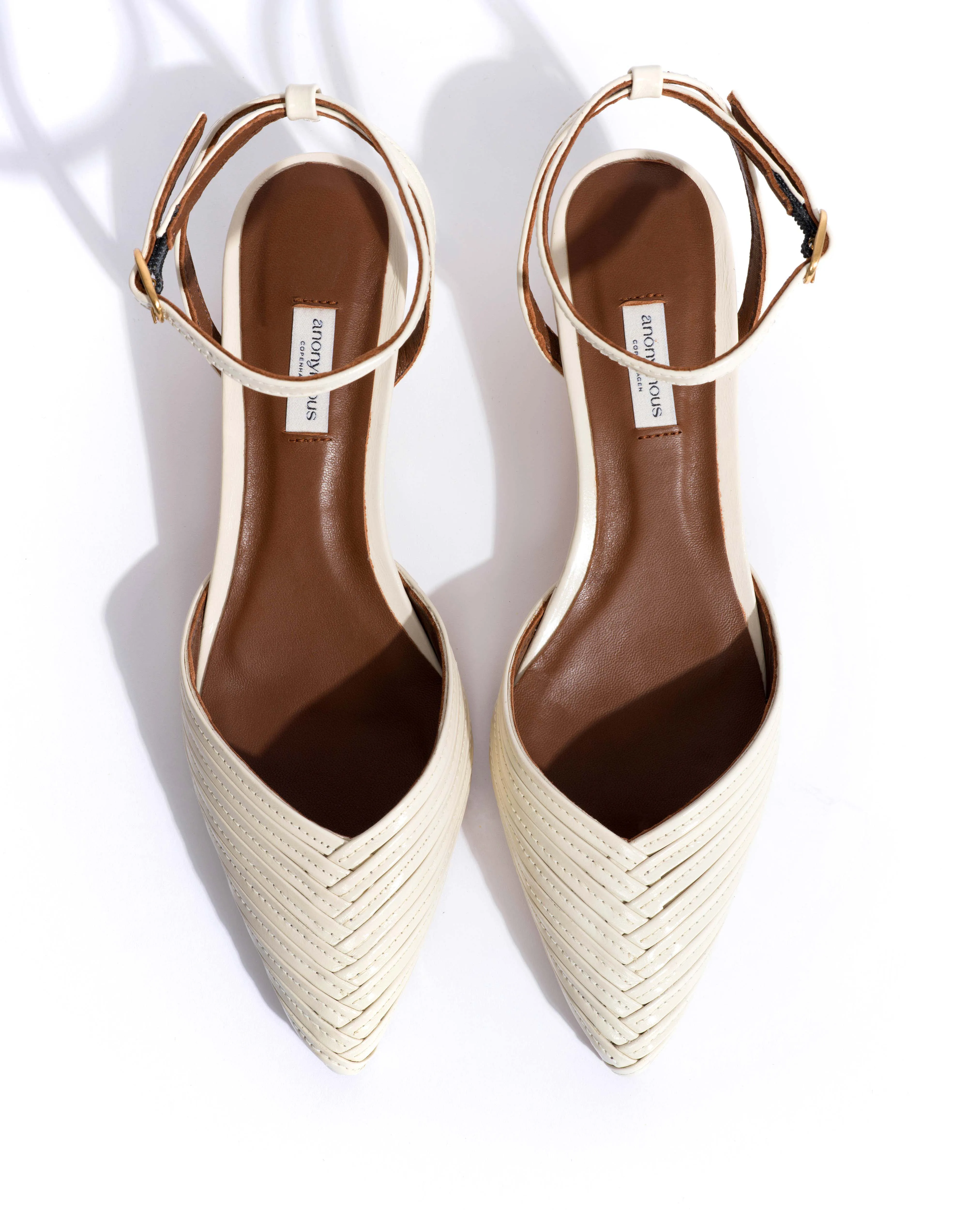 Givia 40 Crinkled polished goat White sand sold by Anonymous Copenhagen product image thumbnail 4