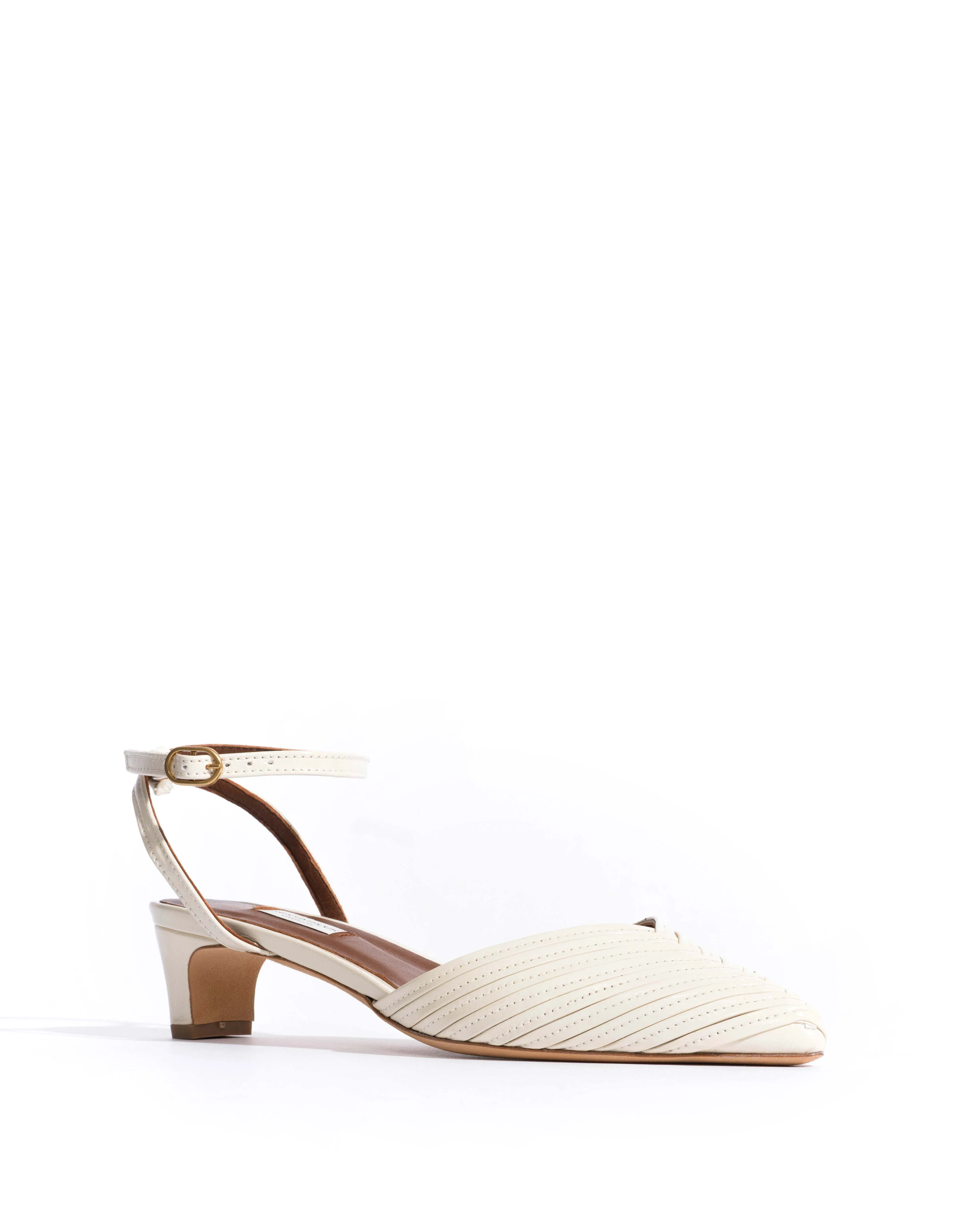 Givia 40 Crinkled polished goat White sand sold by Anonymous Copenhagen product image thumbnail 2