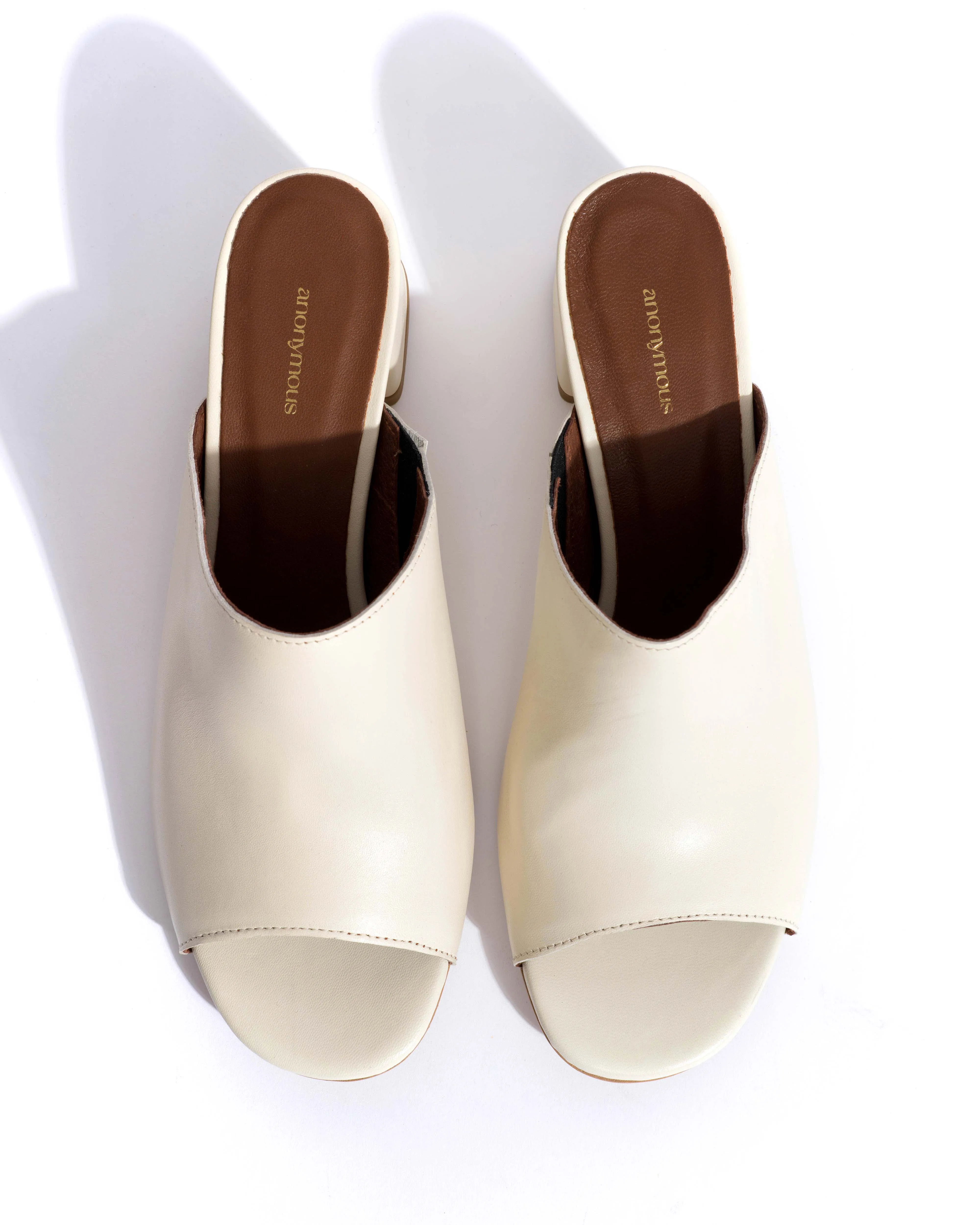 Horizon 55 Shiny lamb White sand sold by Anonymous Copenhagen product image thumbnail 4