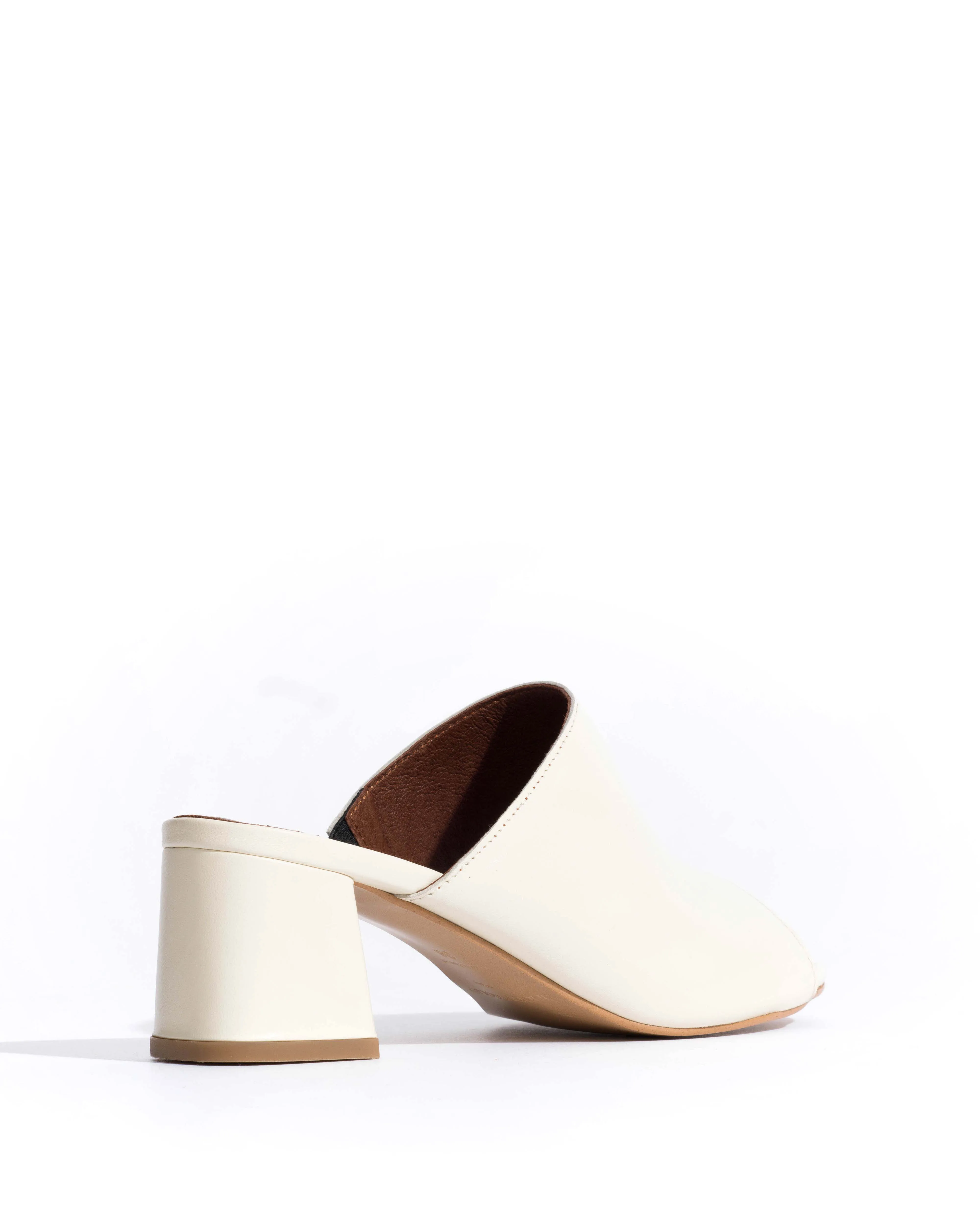 Horizon 55 Shiny lamb White sand sold by Anonymous Copenhagen product image thumbnail 3