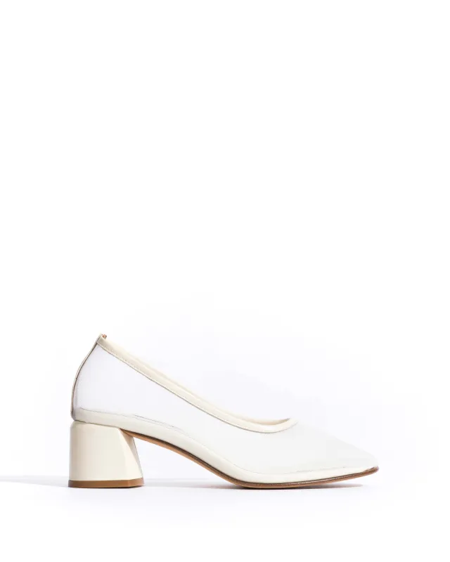 Sacha 40 mesh Shiny lamb & mesh White sand sold by Anonymous Copenhagen