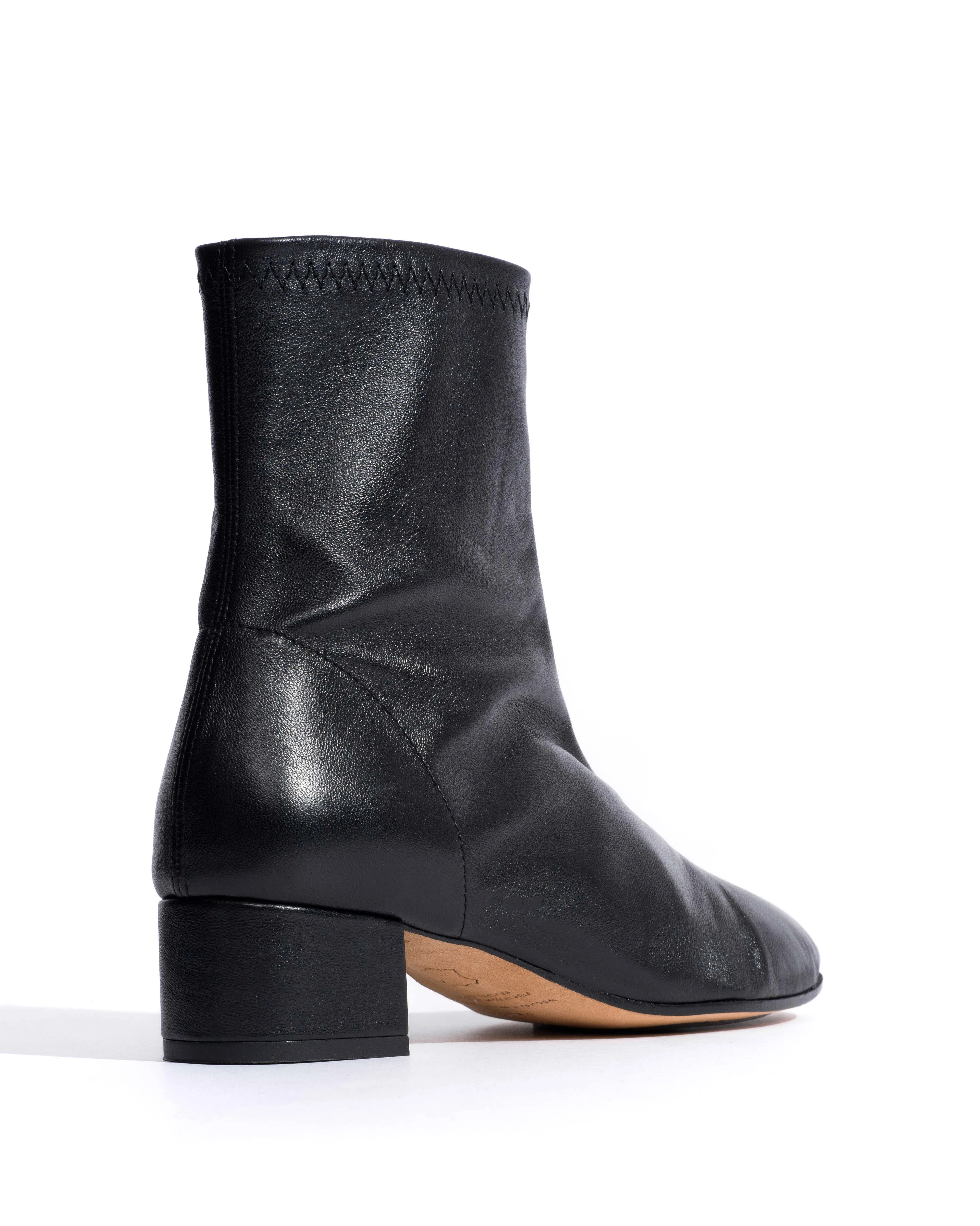 Hanny 40 covered stretch Silky lamb Black sold by Anonymous Copenhagen product image thumbnail 3