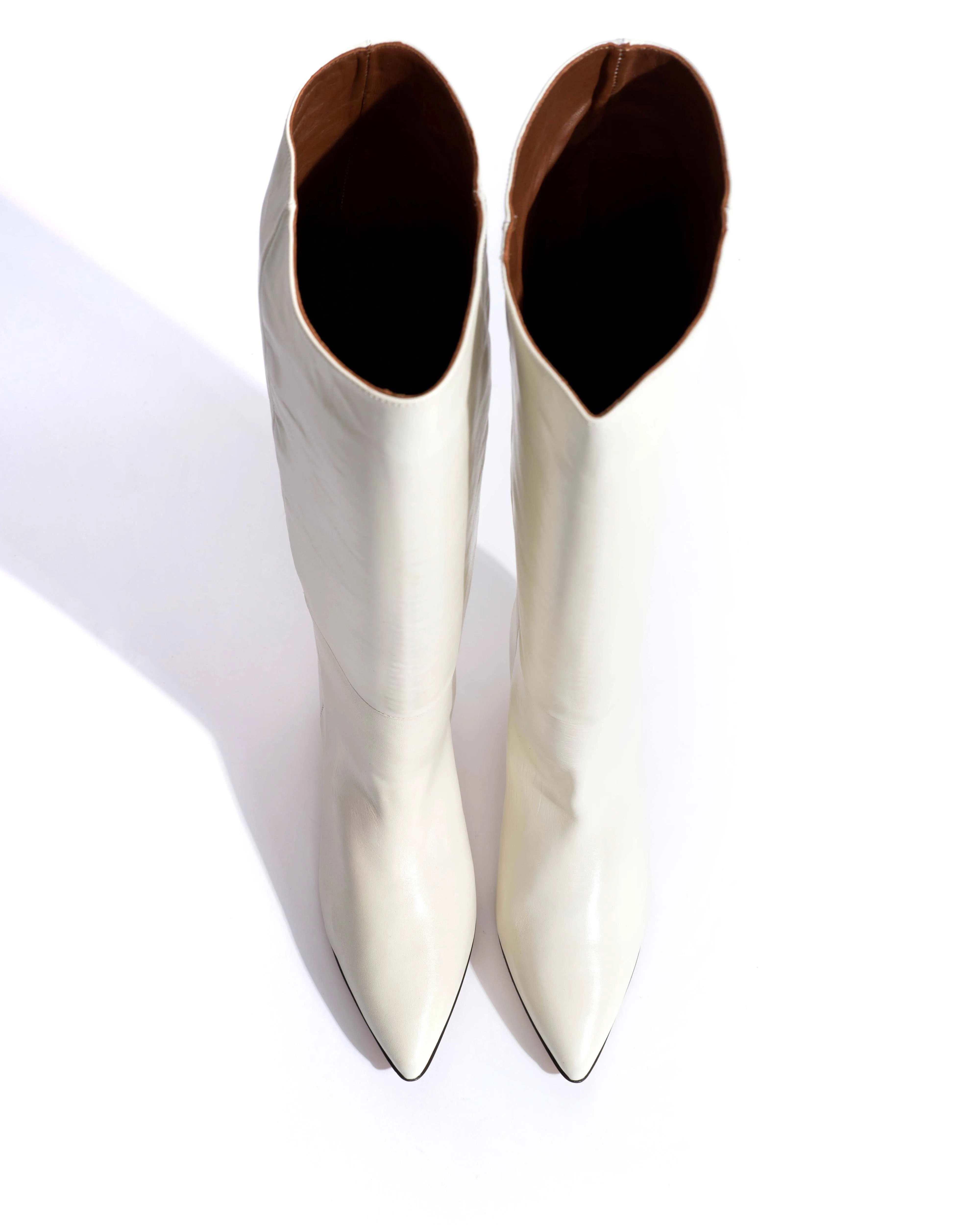 Cecilia 40 stiletto Crinkled soft calf White sand sold by Anonymous Copenhagen product image thumbnail 4