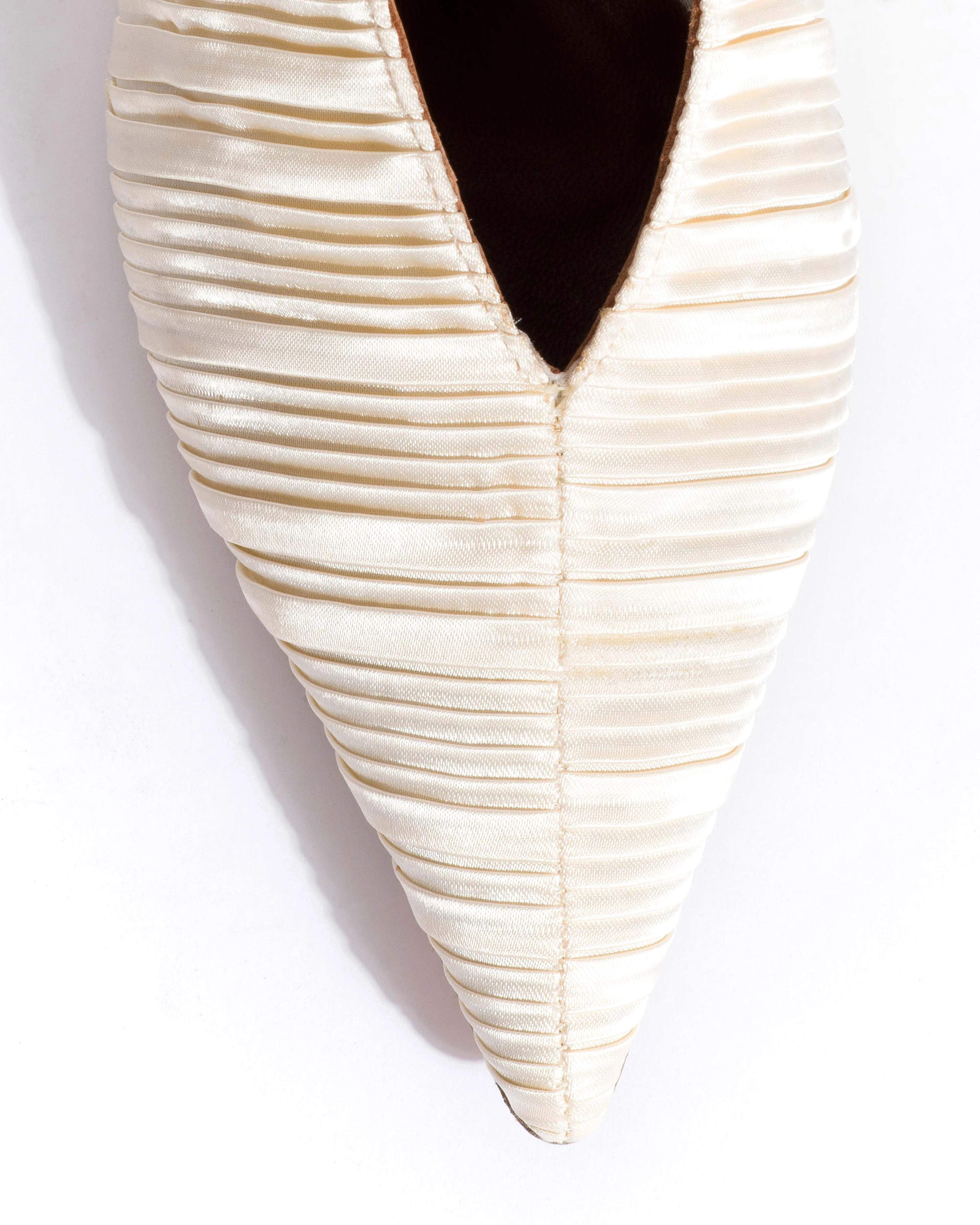 Phia 55 pin Pleated satin Creamy white sold by Anonymous Copenhagen product image thumbnail 5