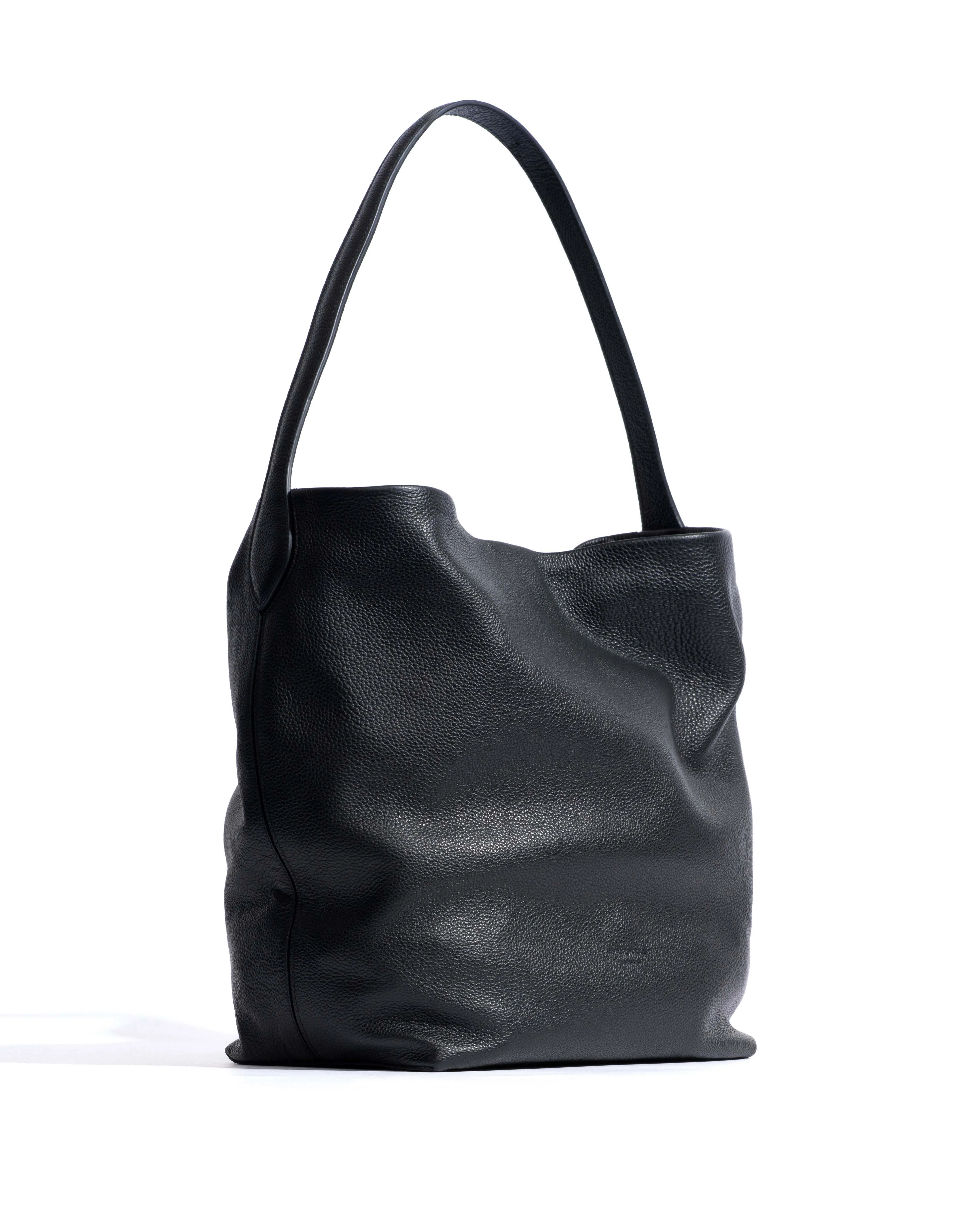 Versa slouchy everyday bag Pebbled soft calf Black sold by Anonymous Copenhagen product image thumbnail 2
