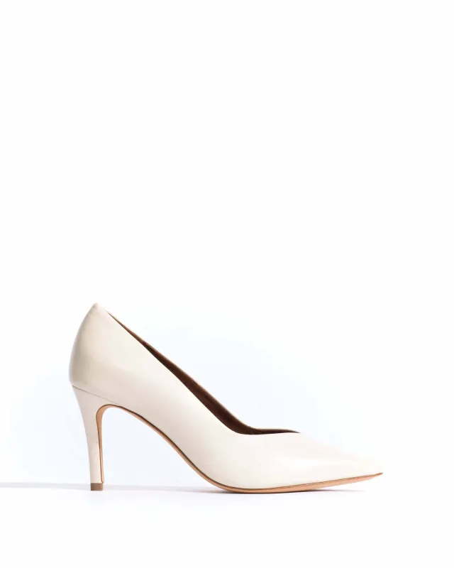 Trini 75 Shiny lamb White sand sold by Anonymous Copenhagen