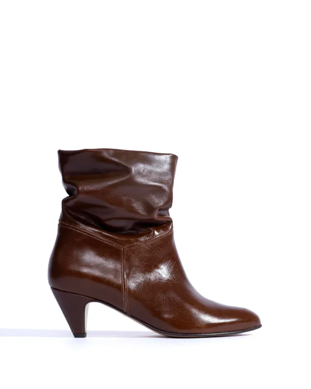 Jassi 50 stiletto Crinkled polished goat Caramel brown sold by Anonymous Copenhagen