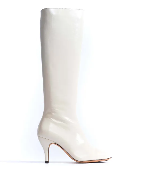 Kali 80 Crinkled polished goat White sand sold by Anonymous Copenhagen