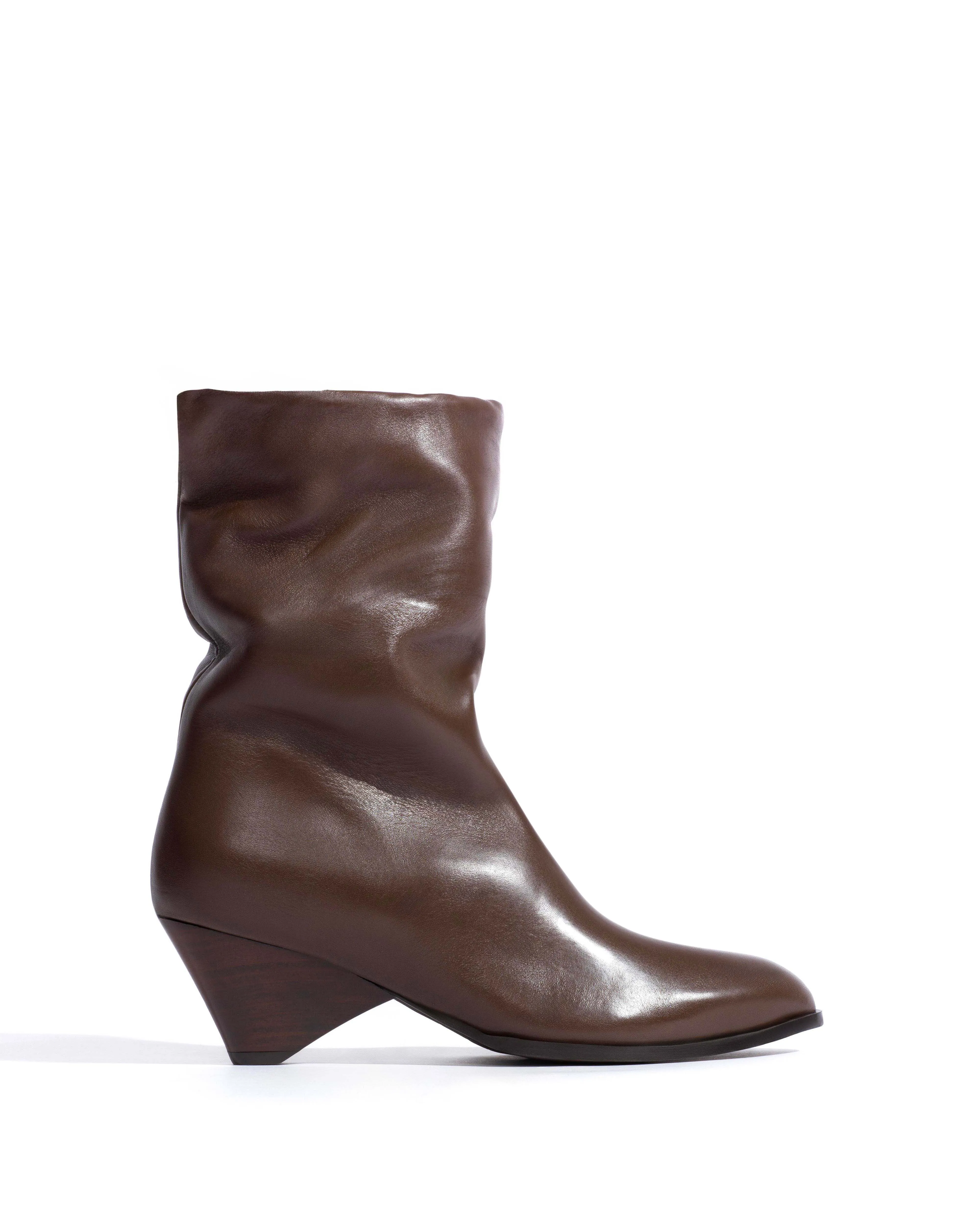 Vully 50 triangle lamb shearling Soft calf Dark taupe sold by Anonymous Copenhagen product image thumbnail 5