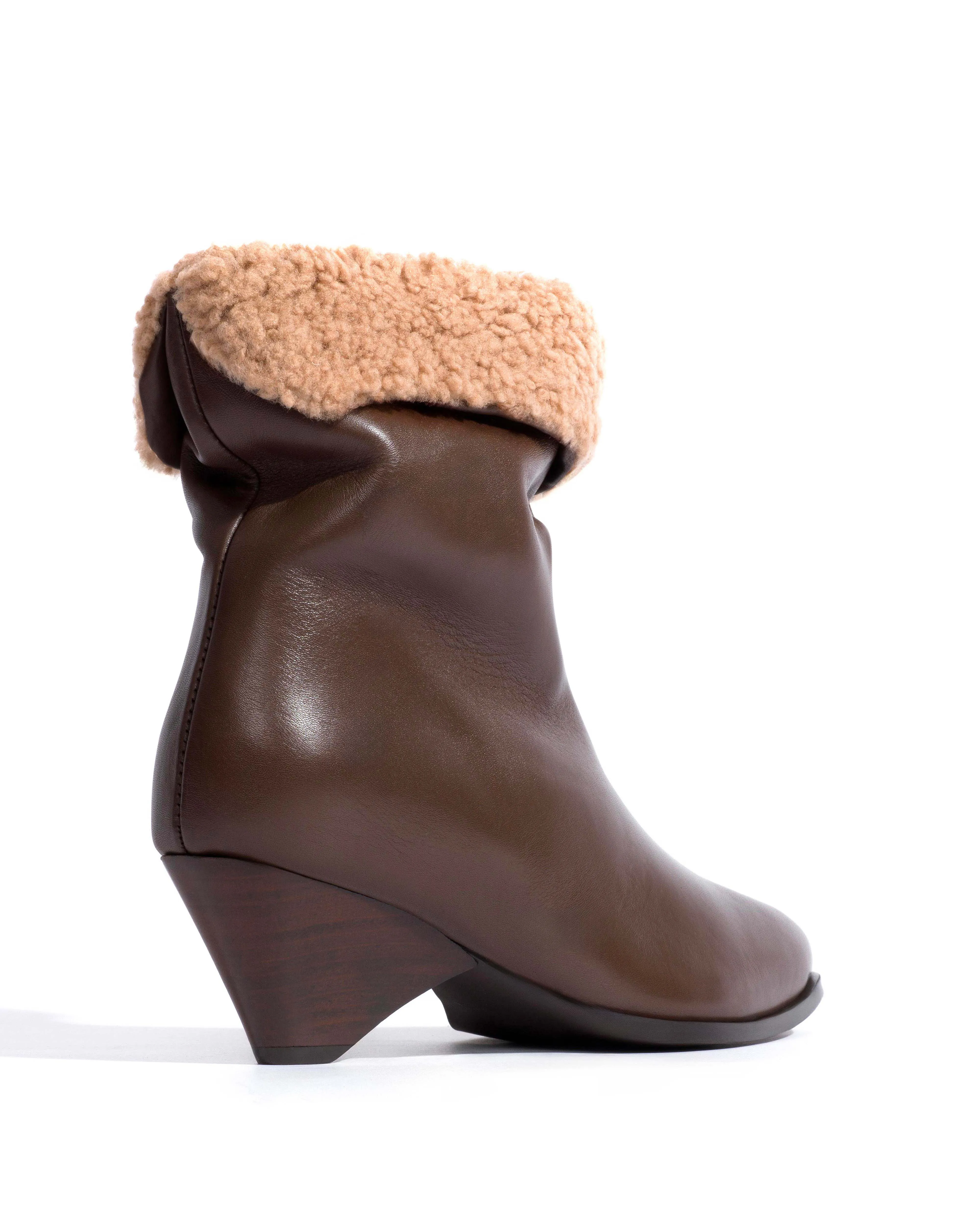 Vully 50 triangle lamb shearling Soft calf Dark taupe sold by Anonymous Copenhagen product image thumbnail 3