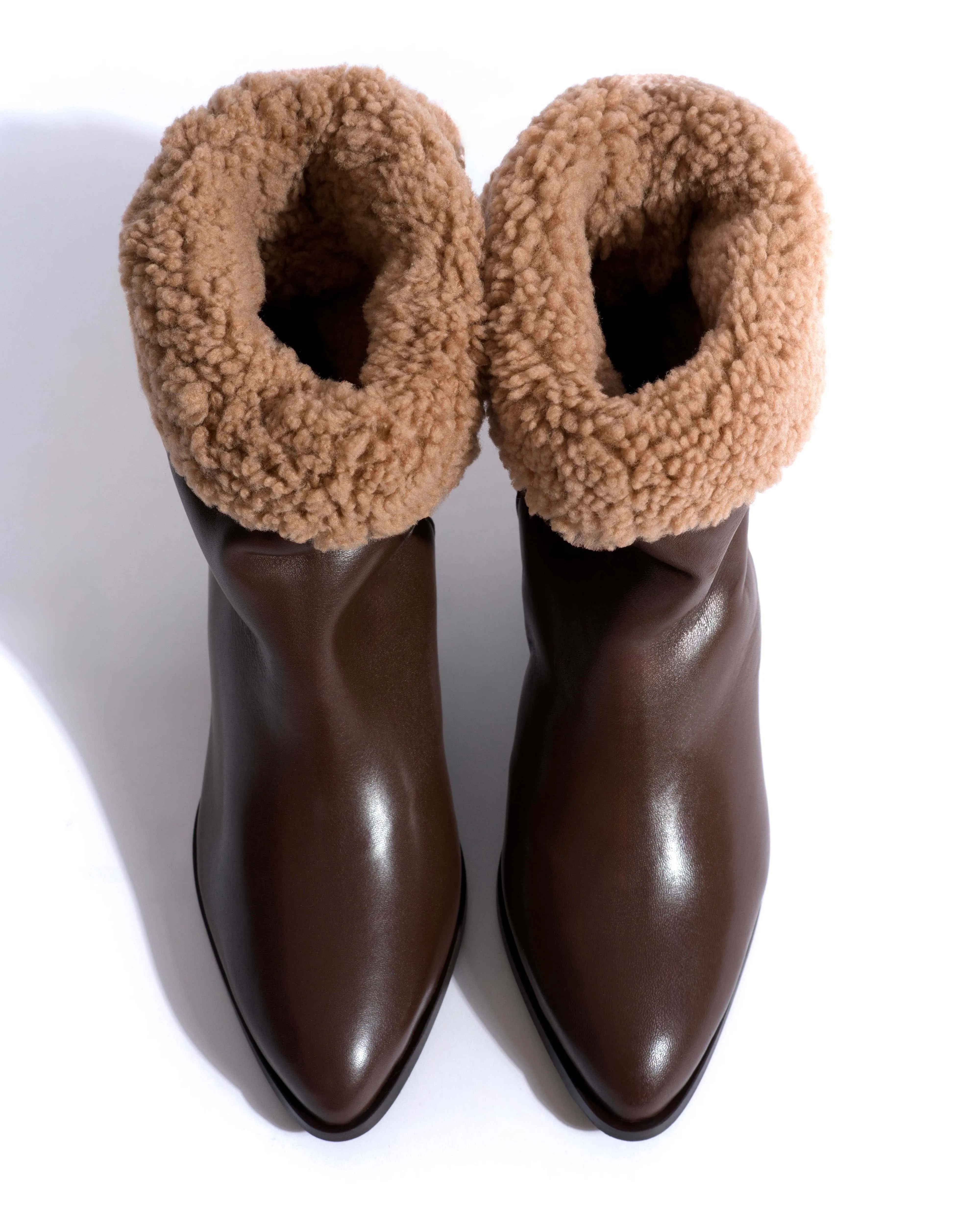 Vully 50 triangle lamb shearling Soft calf Dark taupe sold by Anonymous Copenhagen product image thumbnail 4