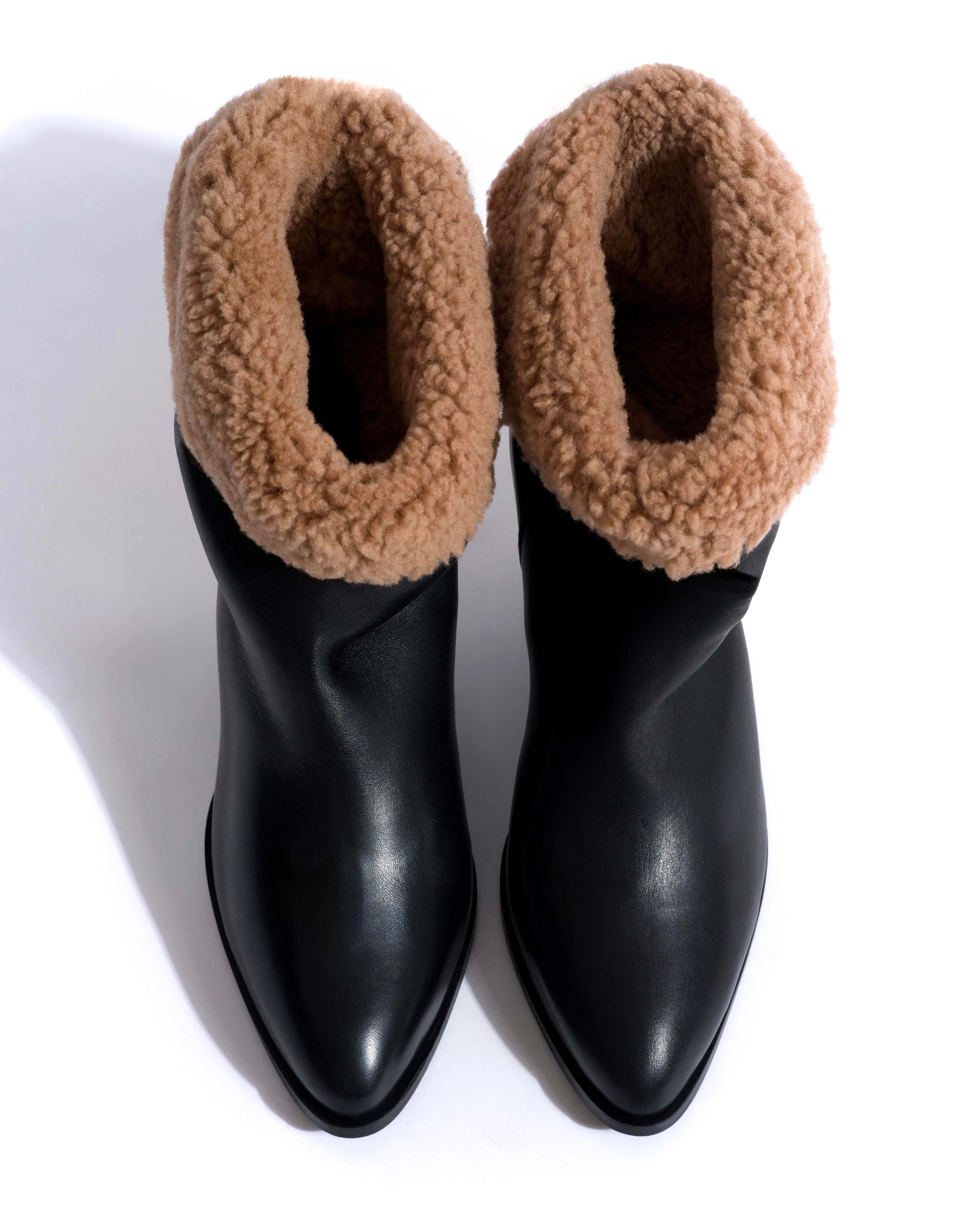 Vully 50 triangle lamb shearling Soft calf Black sold by Anonymous Copenhagen product image thumbnail 4