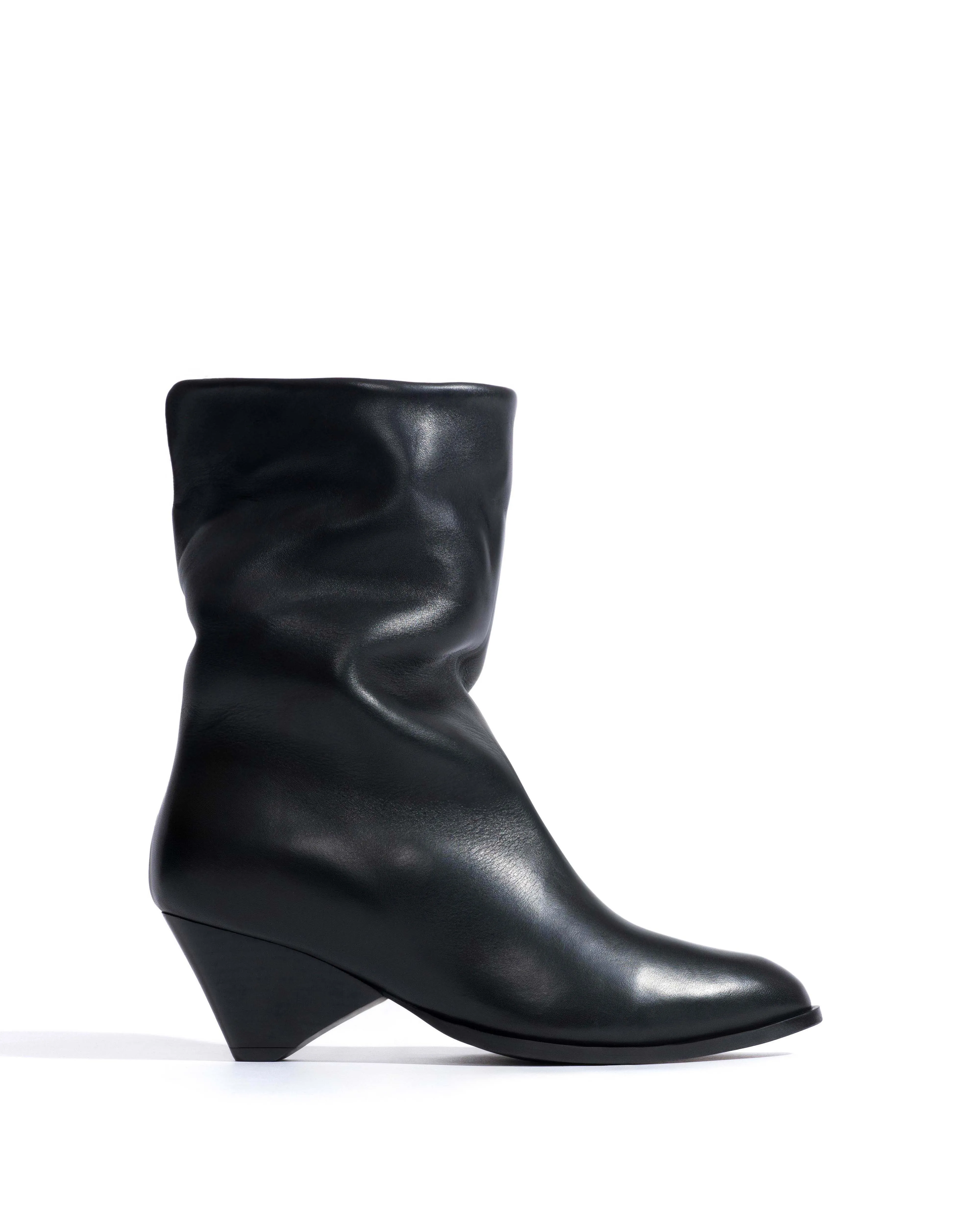 Vully 50 triangle lamb shearling Soft calf Black sold by Anonymous Copenhagen product image thumbnail 5