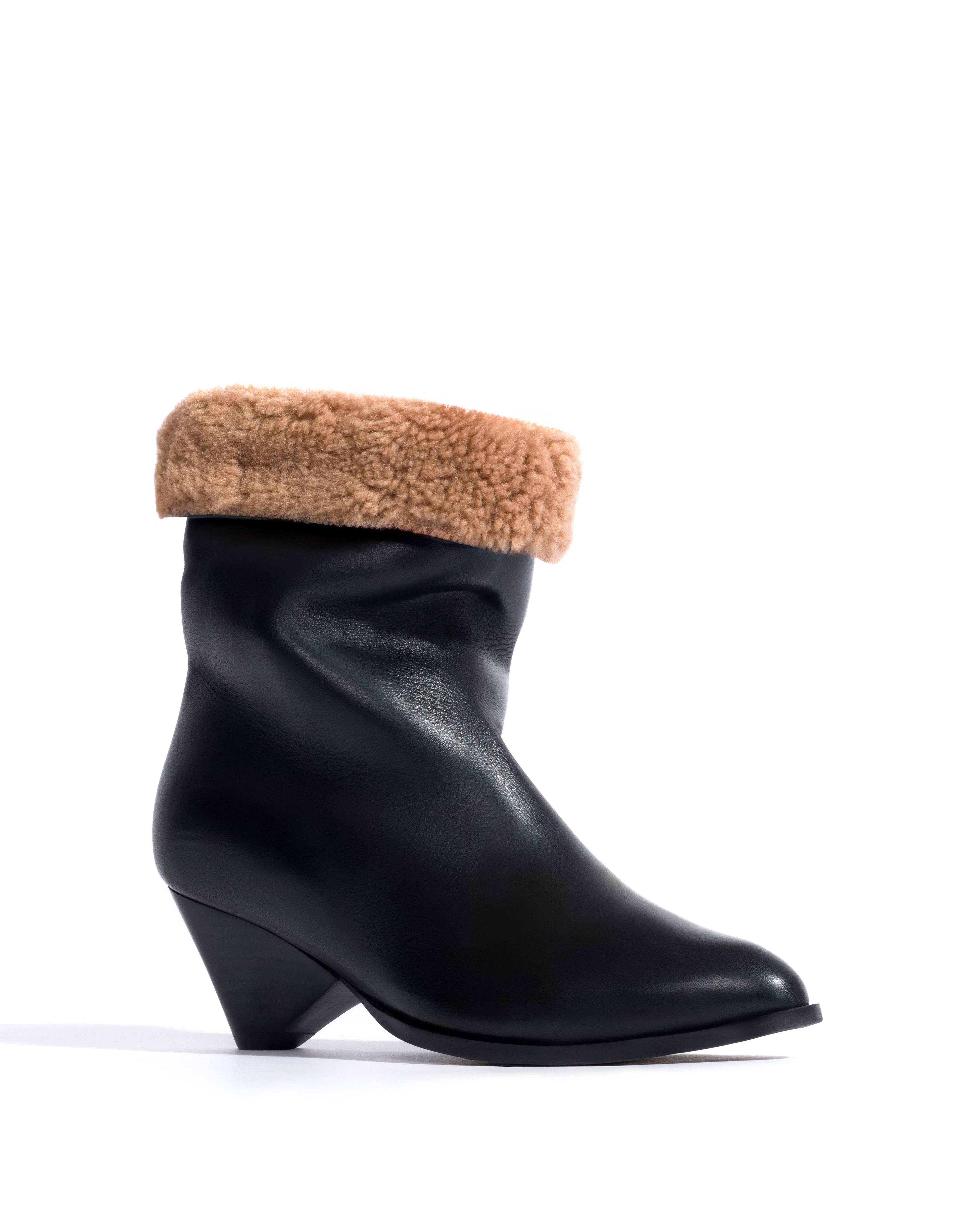 Vully 50 triangle lamb shearling Soft calf Black sold by Anonymous Copenhagen product image thumbnail 2