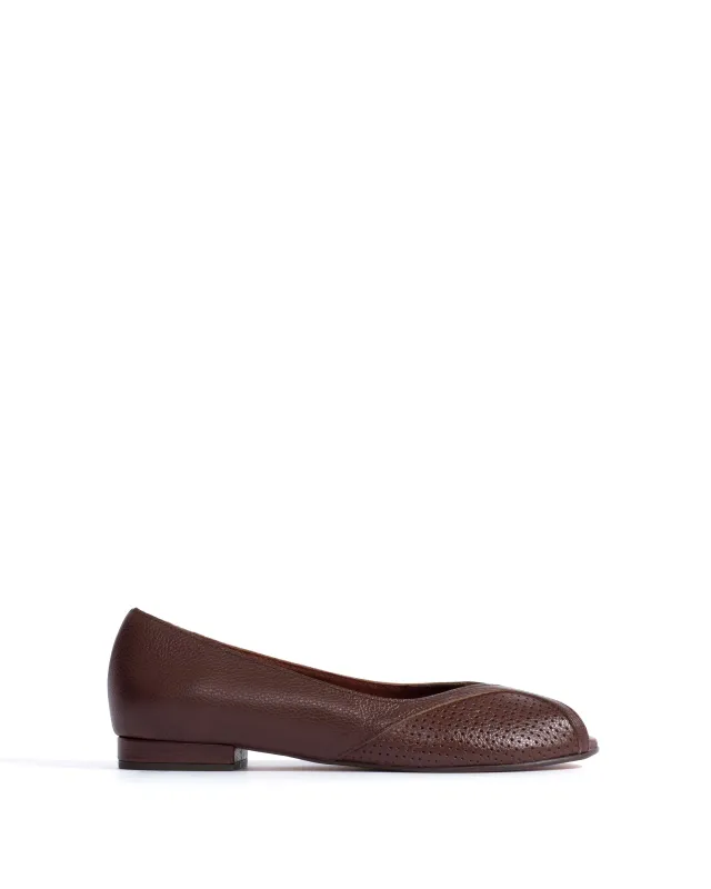 Tiffy Pebbled soft calf Chocolate sold by Anonymous Copenhagen