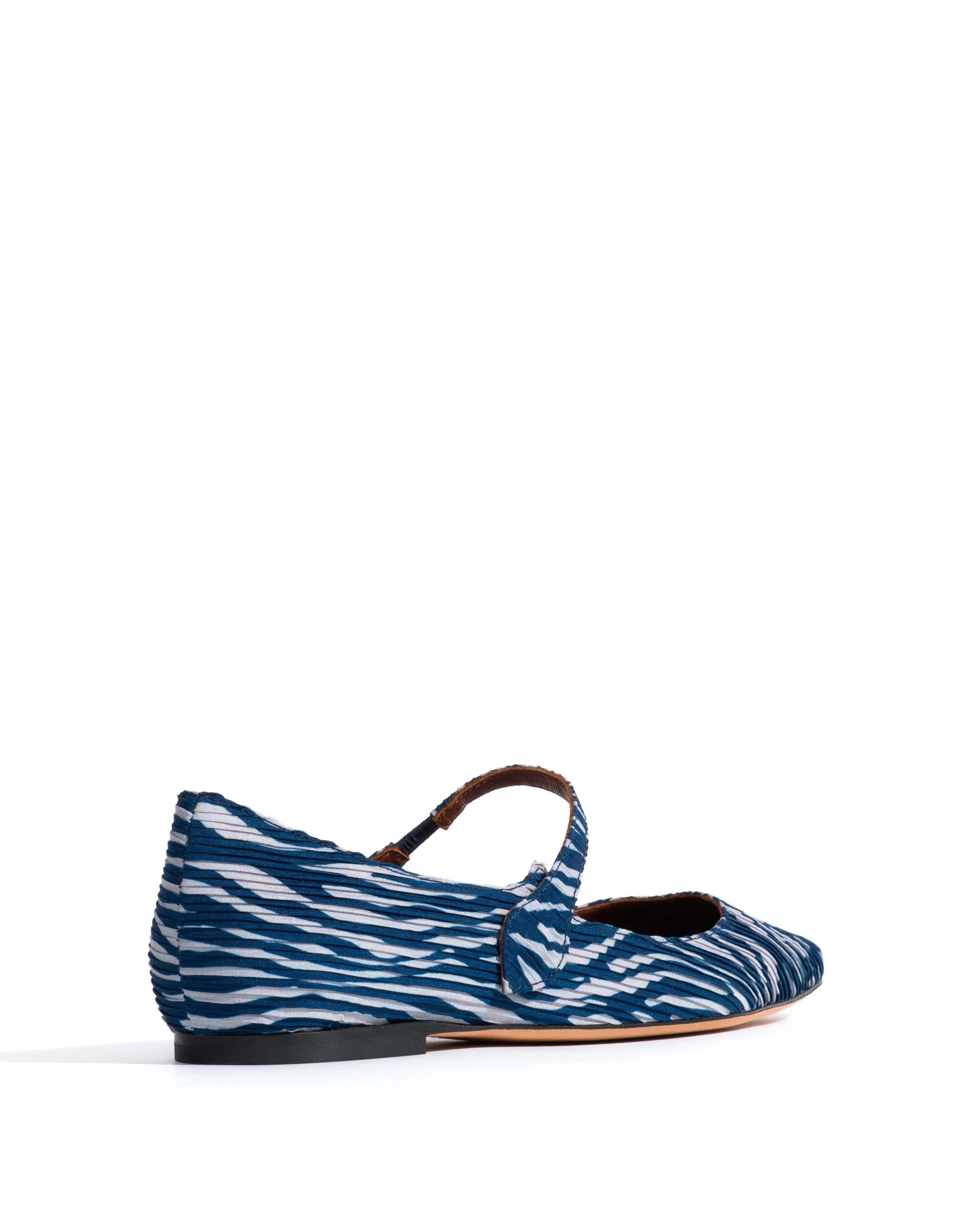 Fifi Pleated zebra Blue shades sold by Anonymous Copenhagen product image thumbnail 3