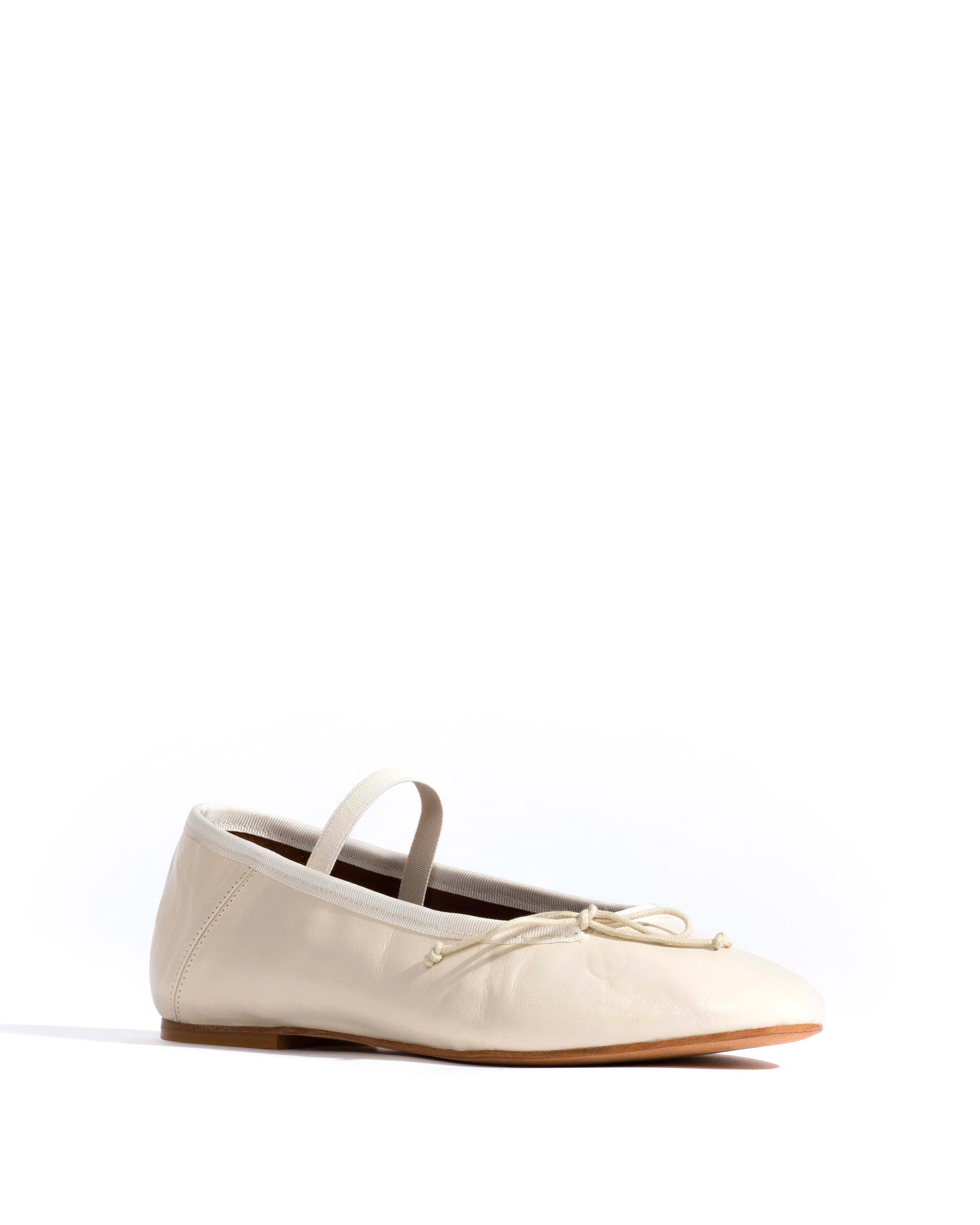 Rhina Crinkled polished goat White sand sold by Anonymous Copenhagen product image thumbnail 2