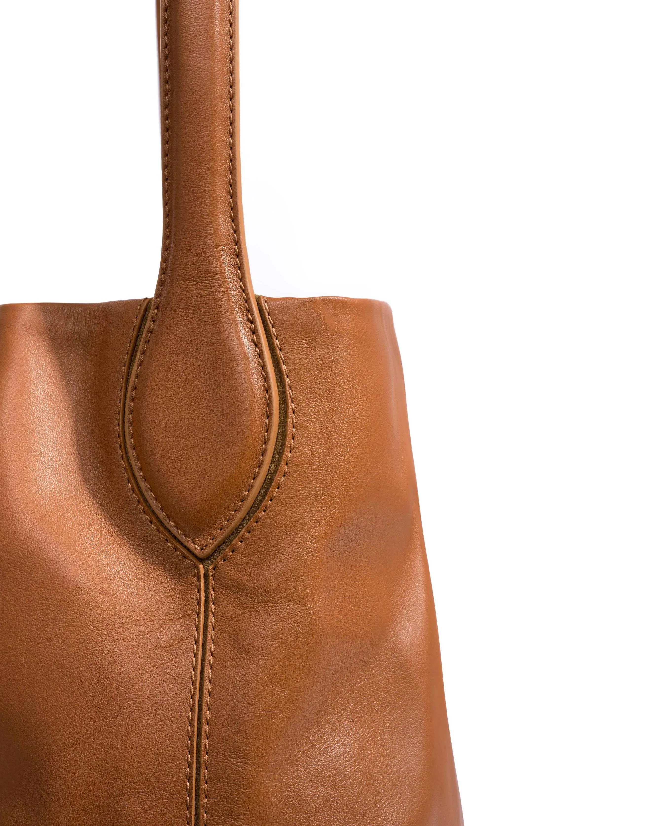 Versa slouchy everyday bag Soft calf Camel sold by Anonymous Copenhagen product image thumbnail 5